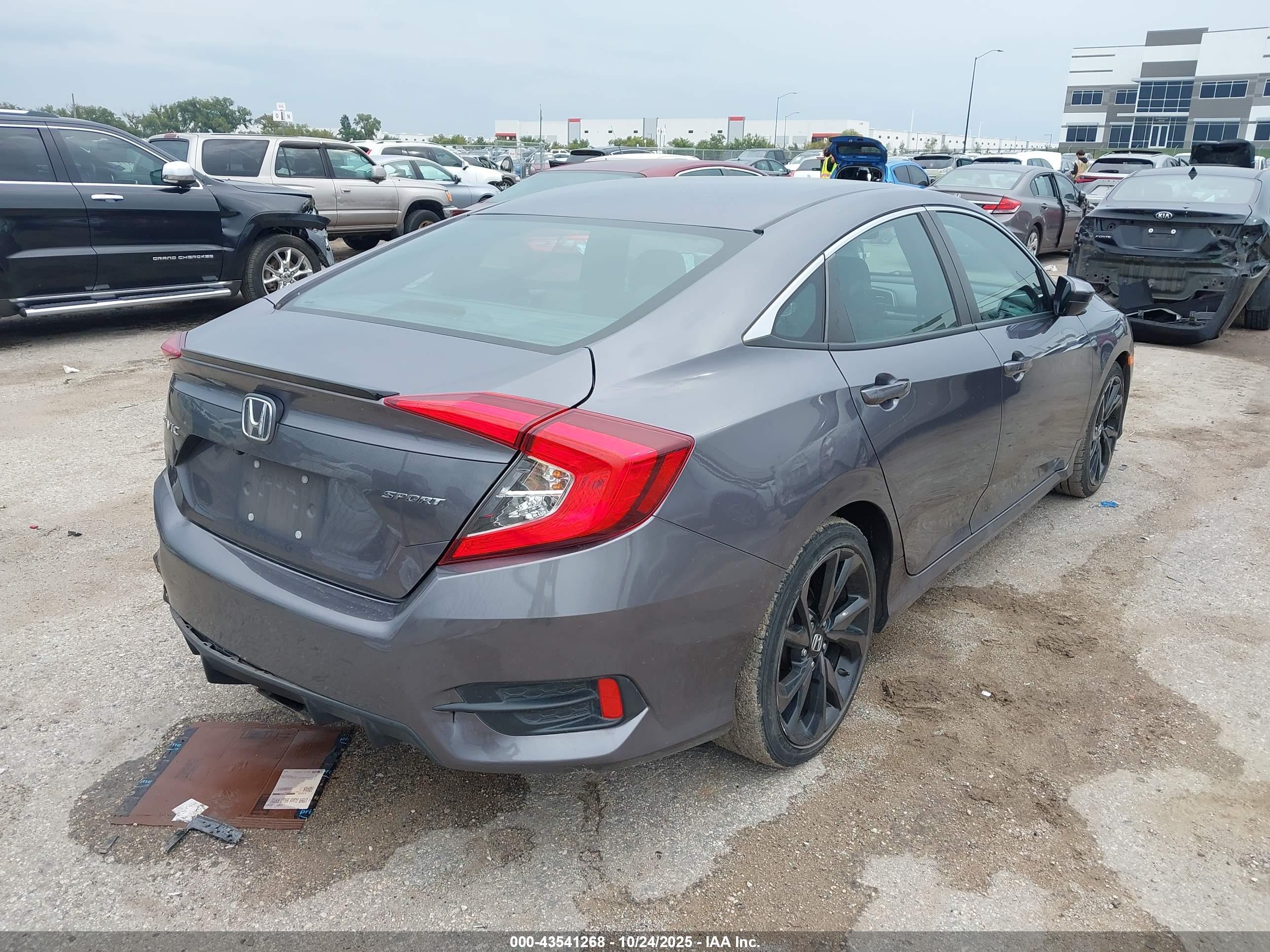 HONDA CIVIC image 4