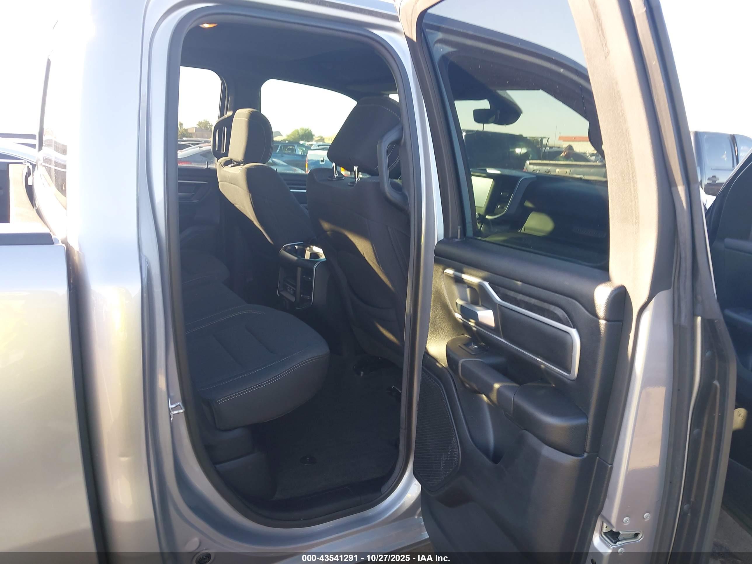 RAM 1500 image 8