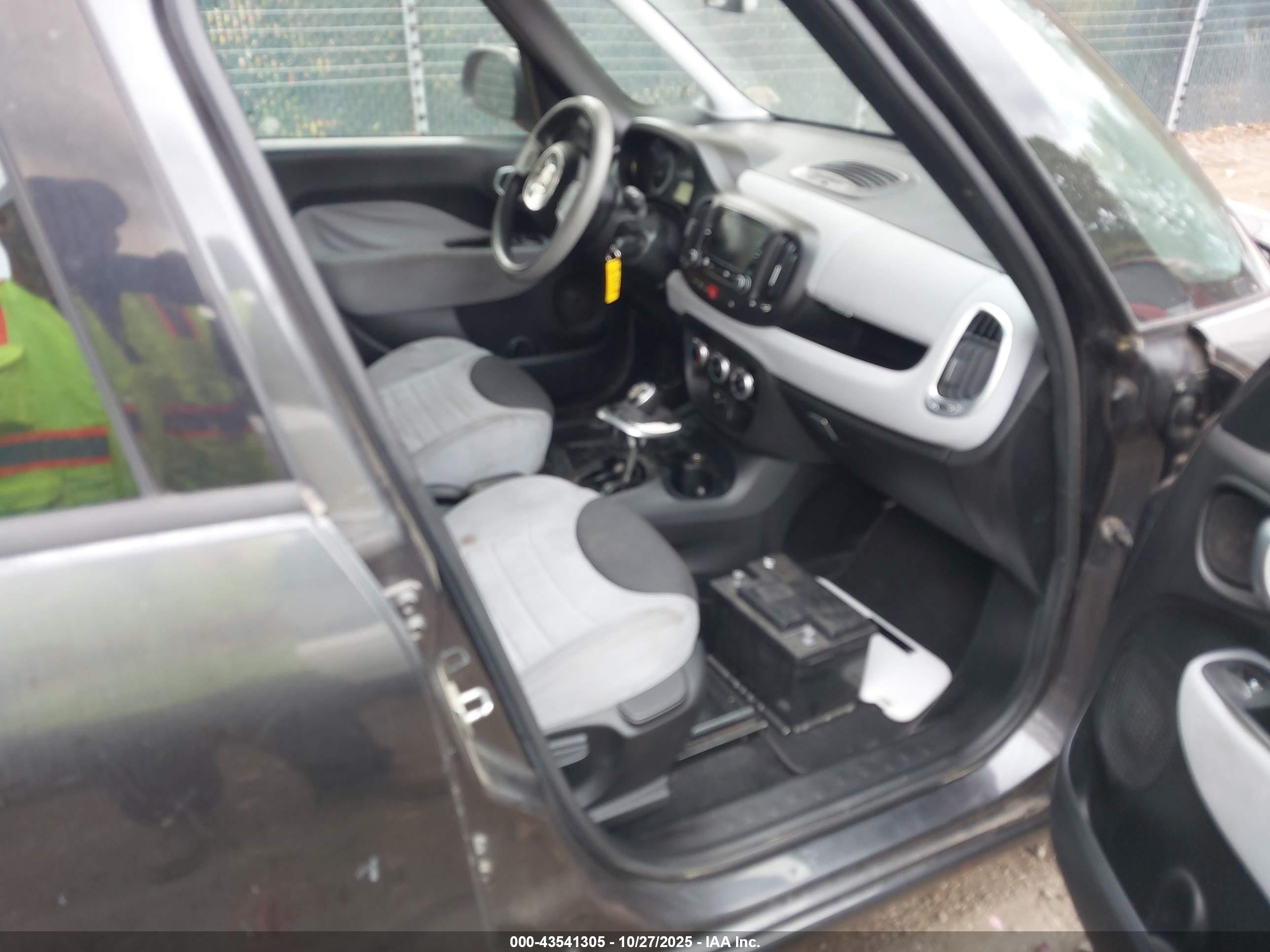 FIAT 500L image 5