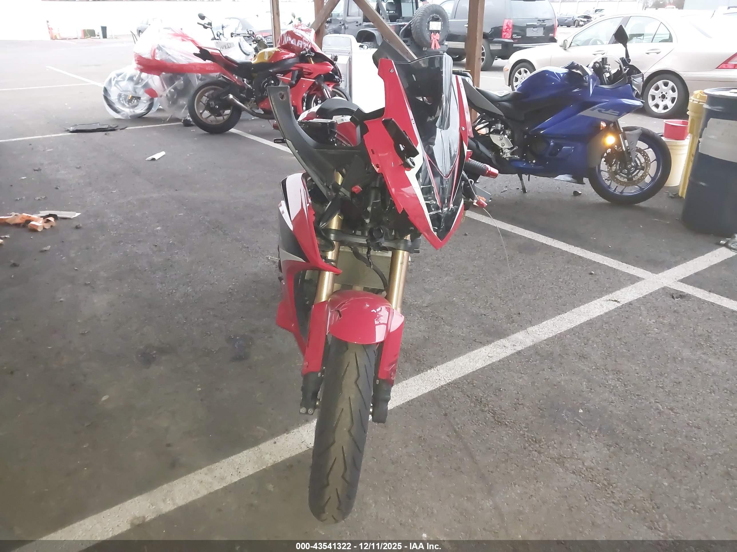 HONDA CBR500 image 5