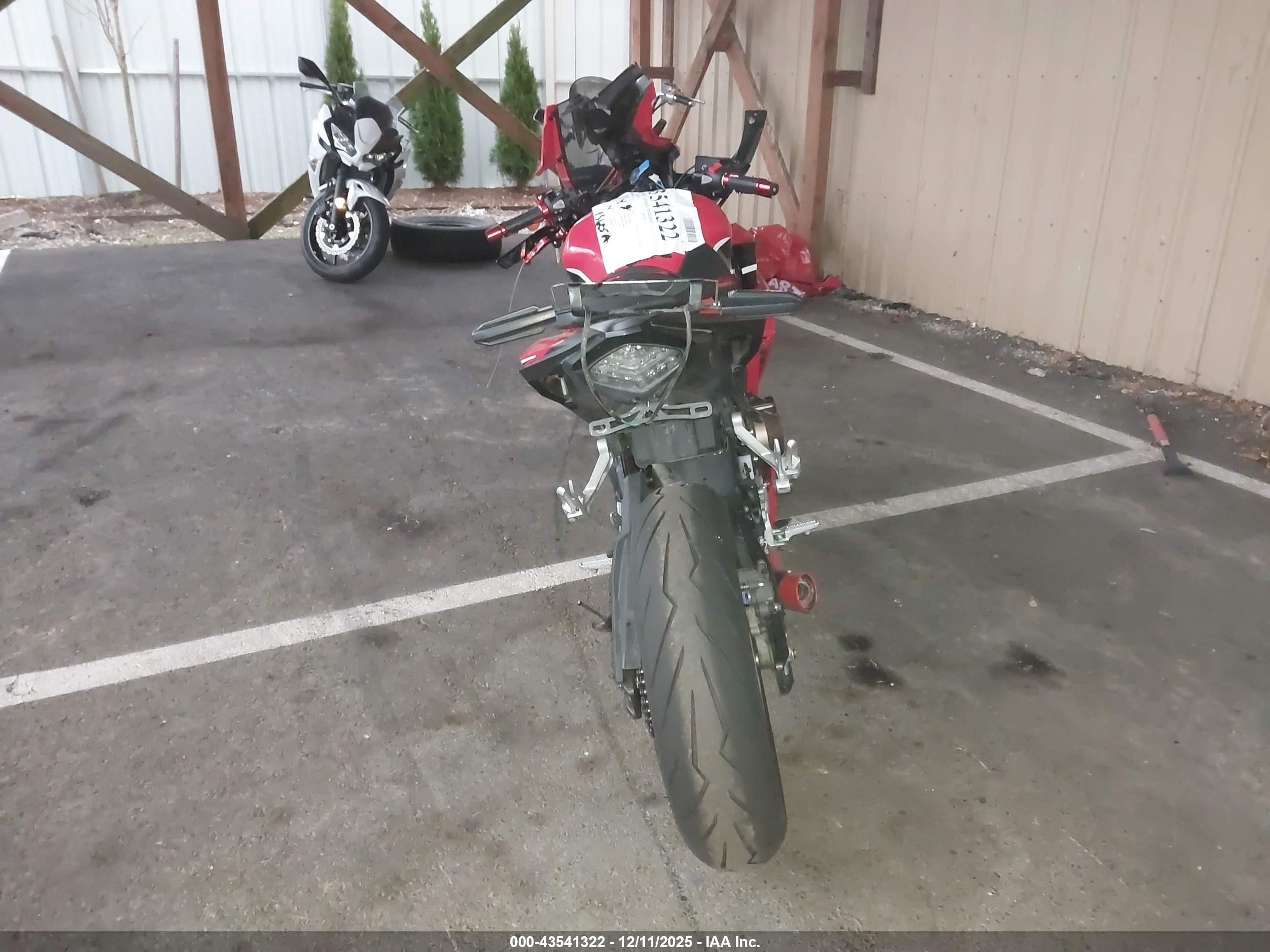 HONDA CBR500 image 6
