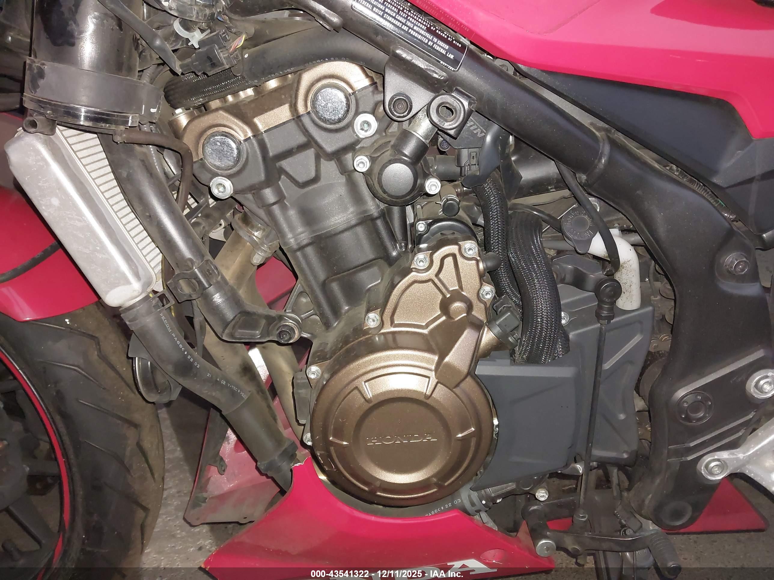 HONDA CBR500 image 9