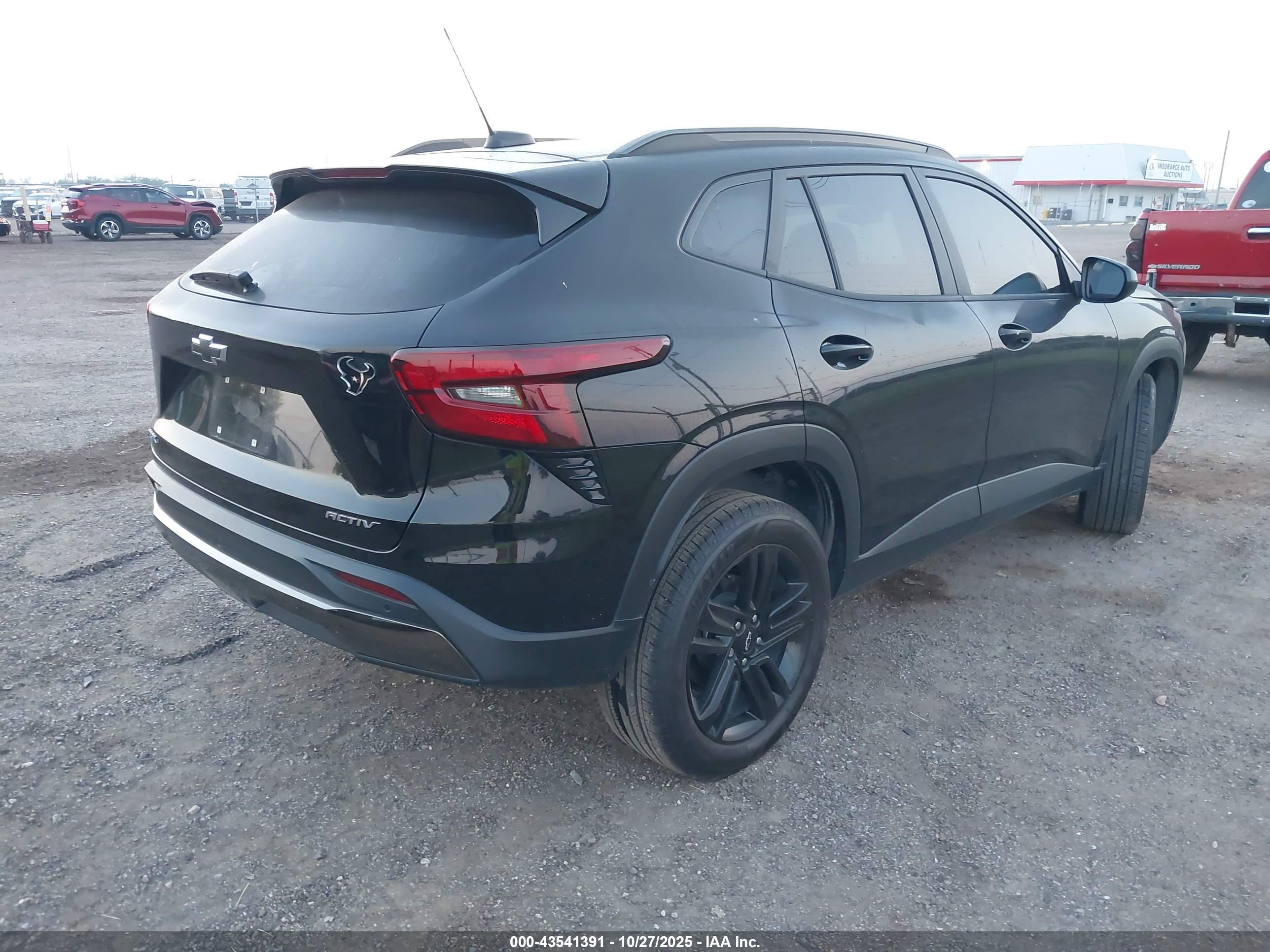 CHEVROLET TRAX image 4