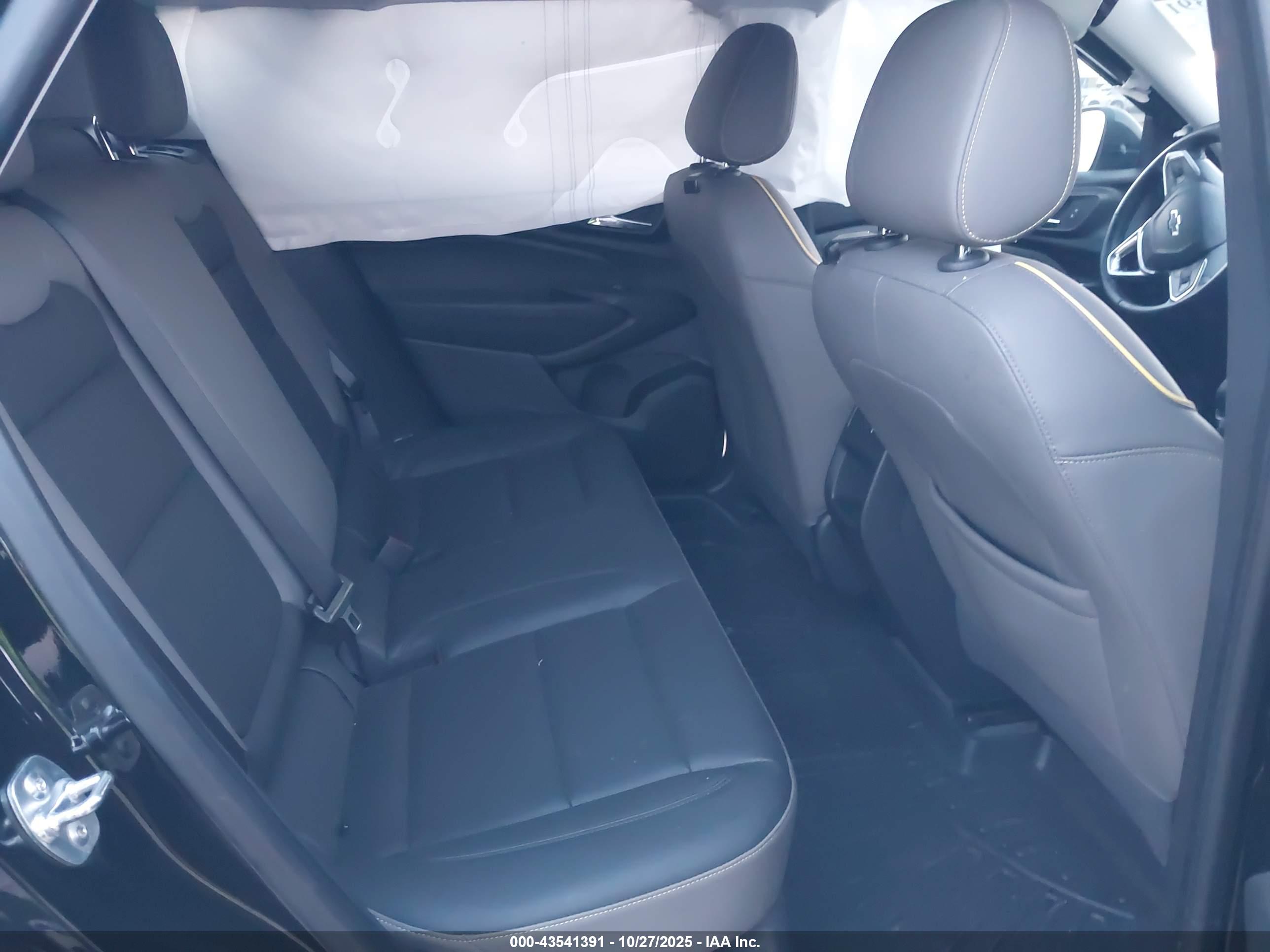 CHEVROLET TRAX image 8