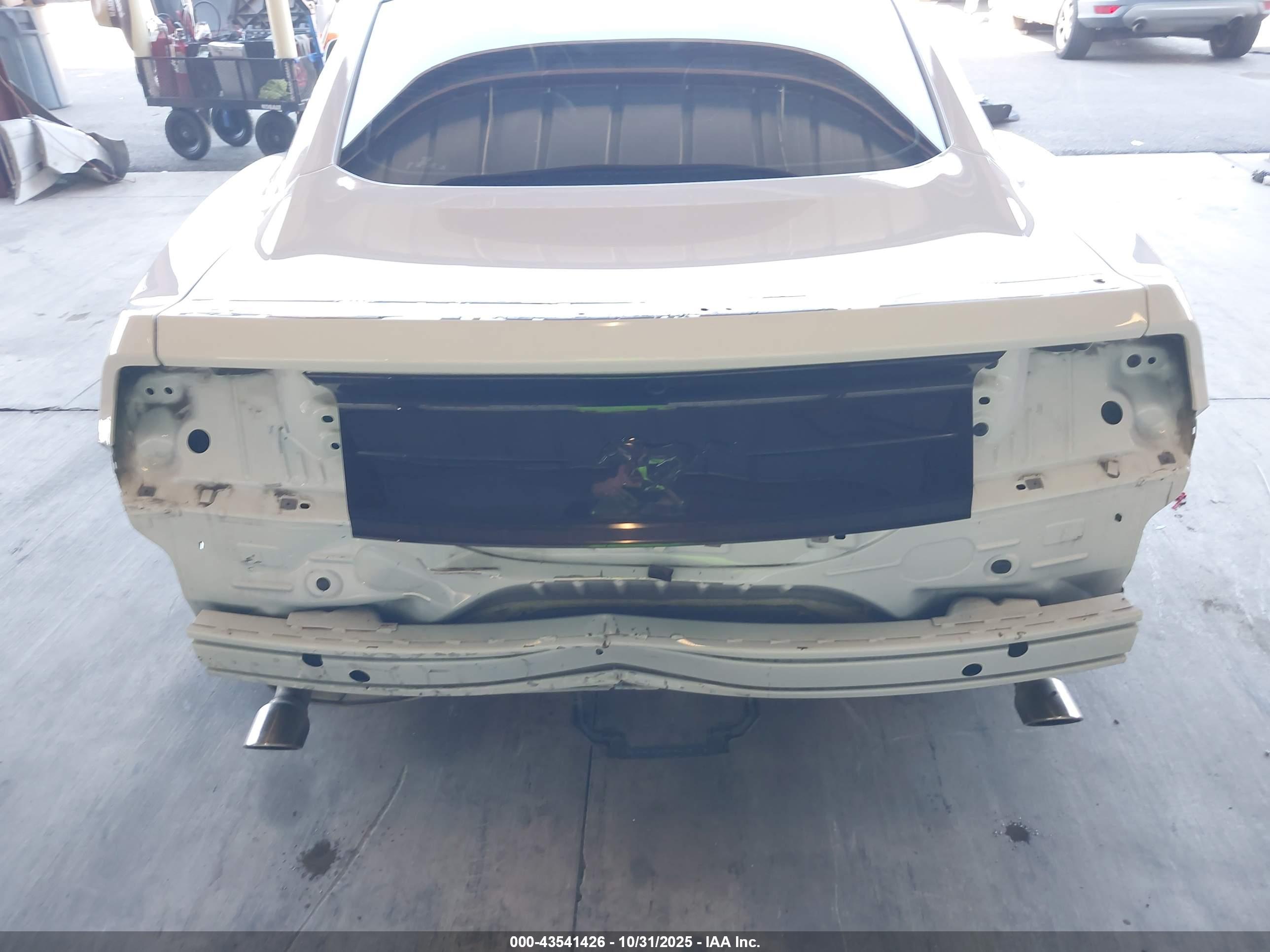 FORD MUSTANG image 6