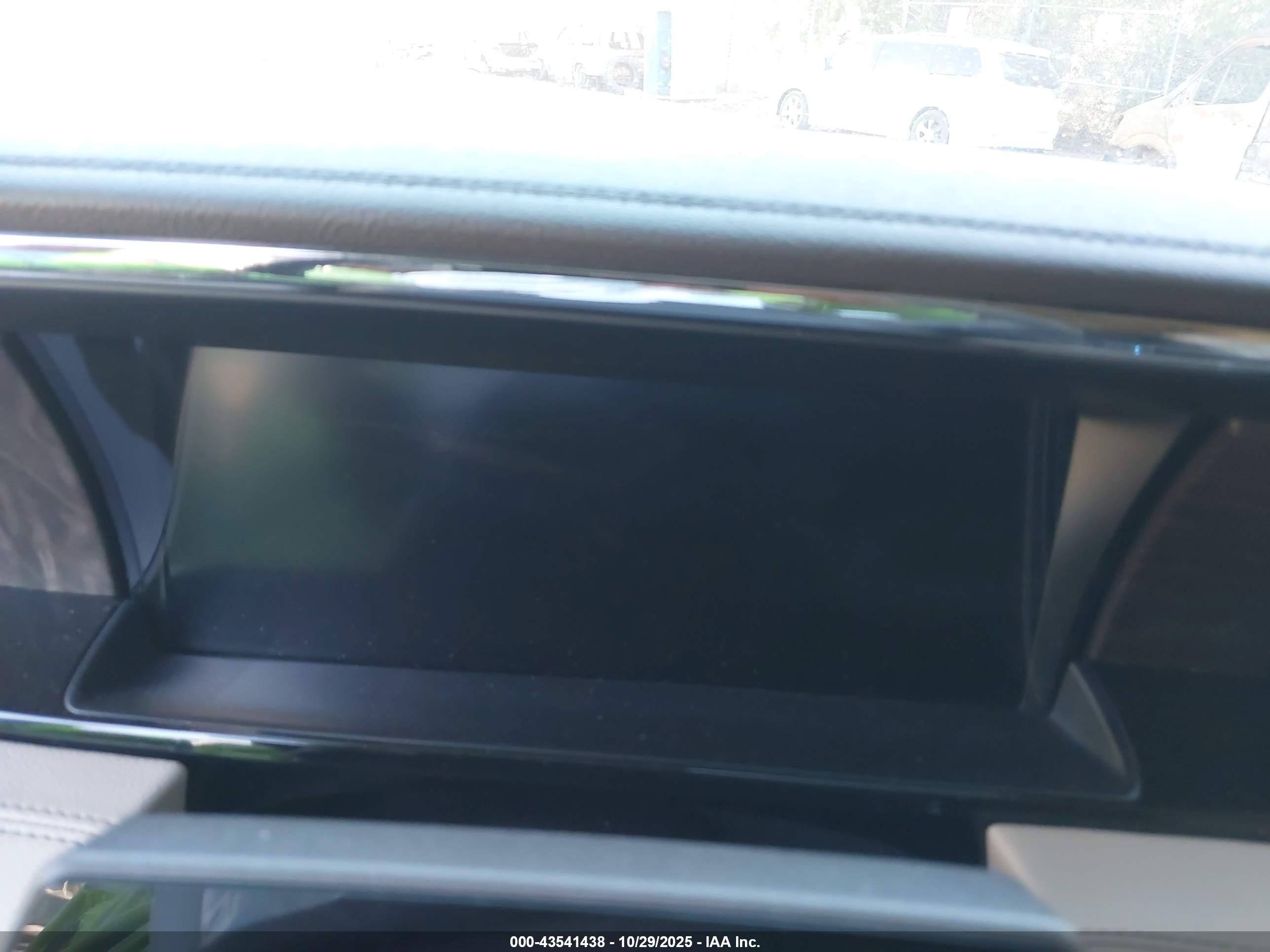 LINCOLN NAVIGATOR image 7