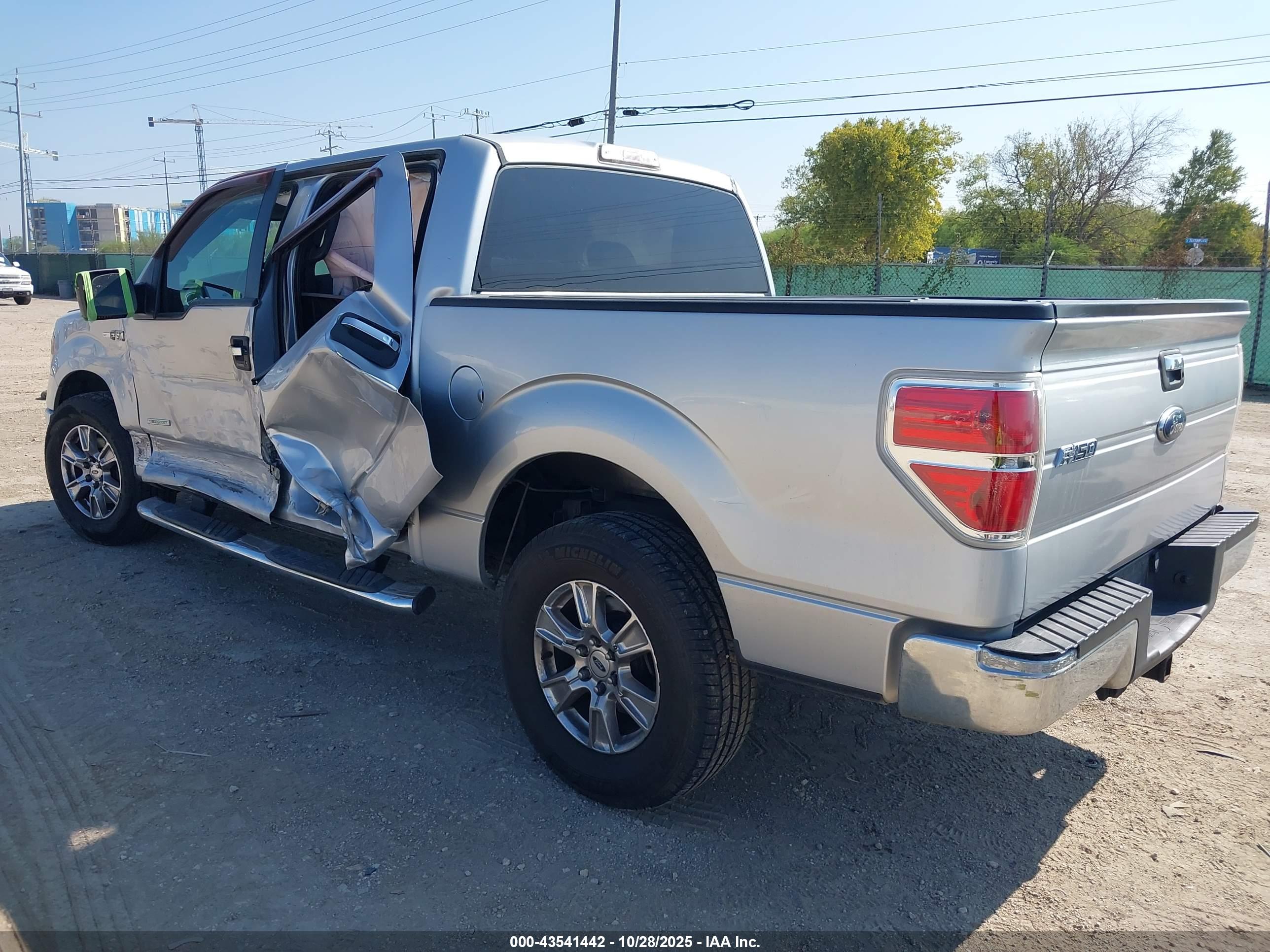 FORD F-150 image 3