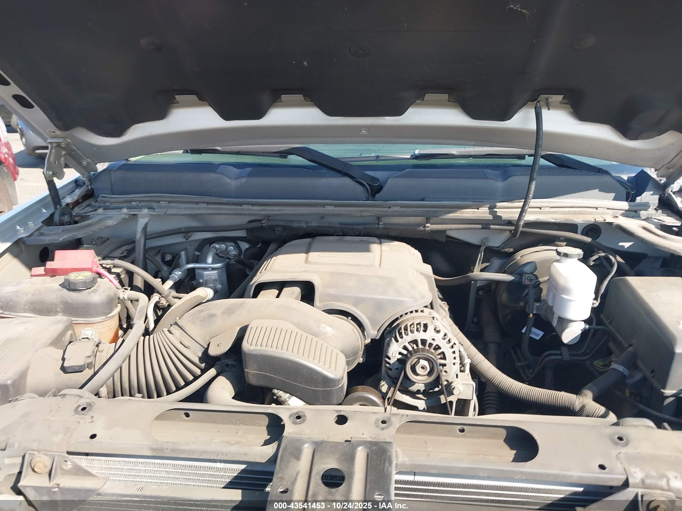 CHEVROLET SILVERADO image 10