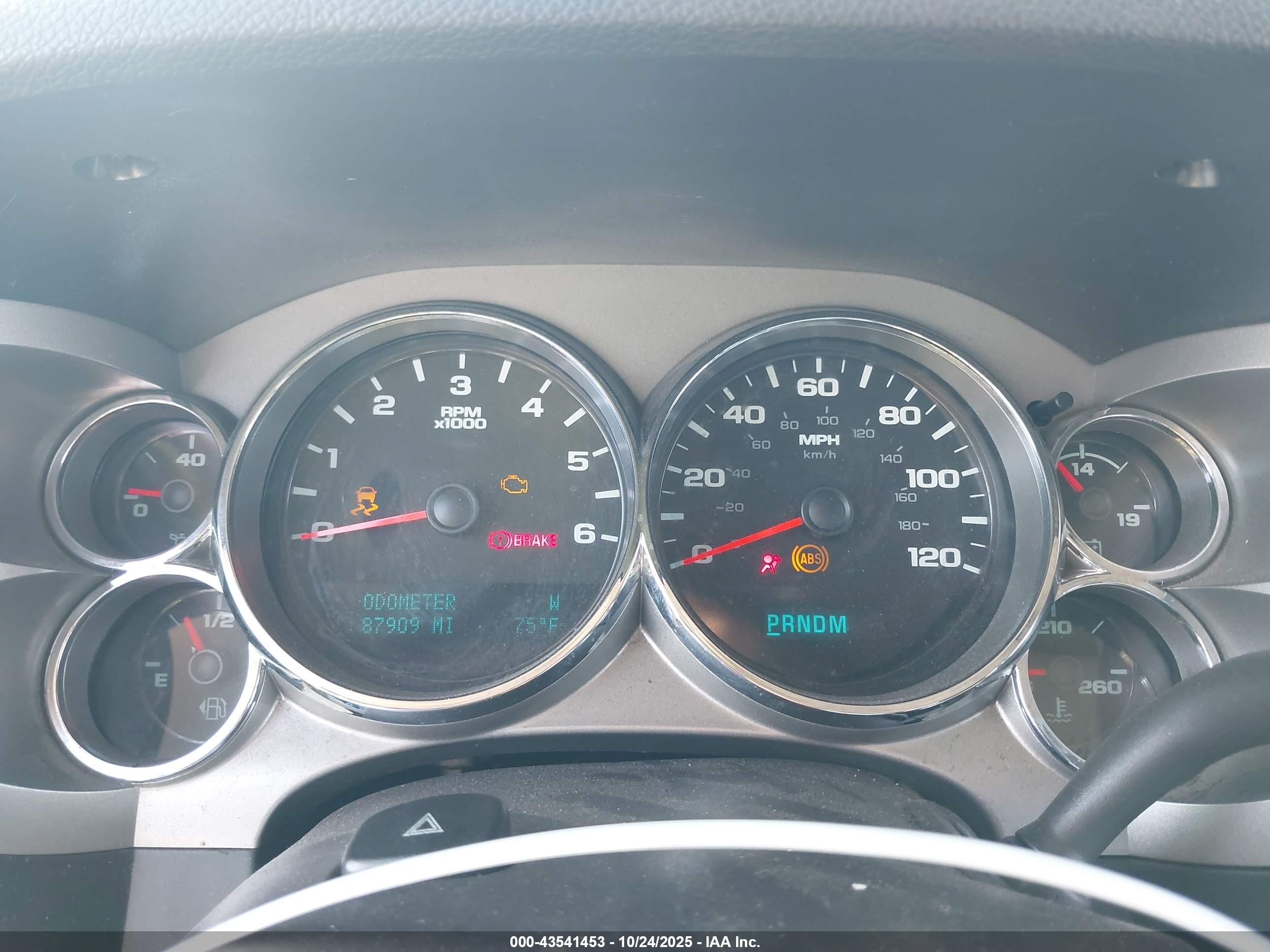 CHEVROLET SILVERADO image 7