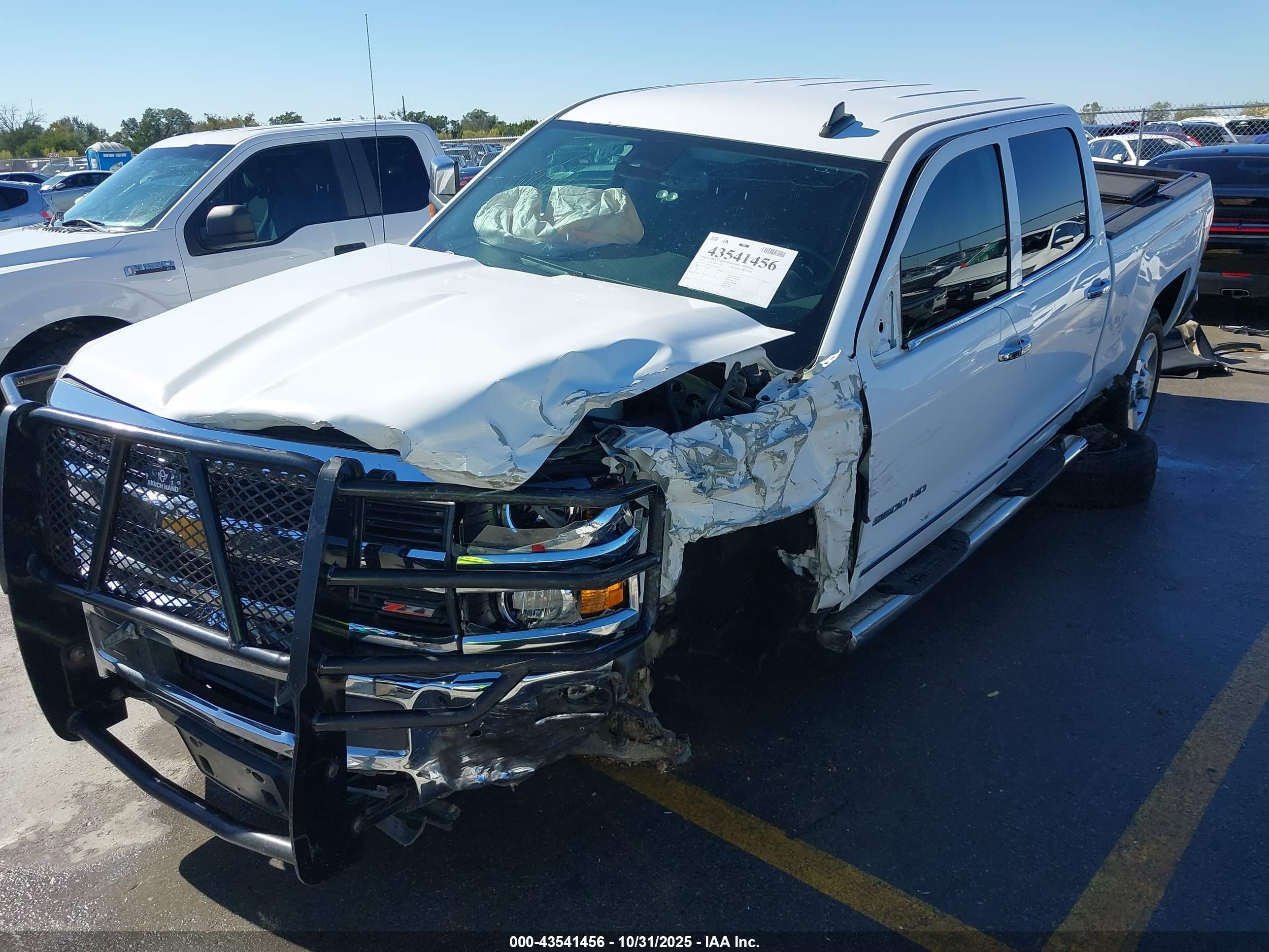 CHEVROLET SILVERADO image 2