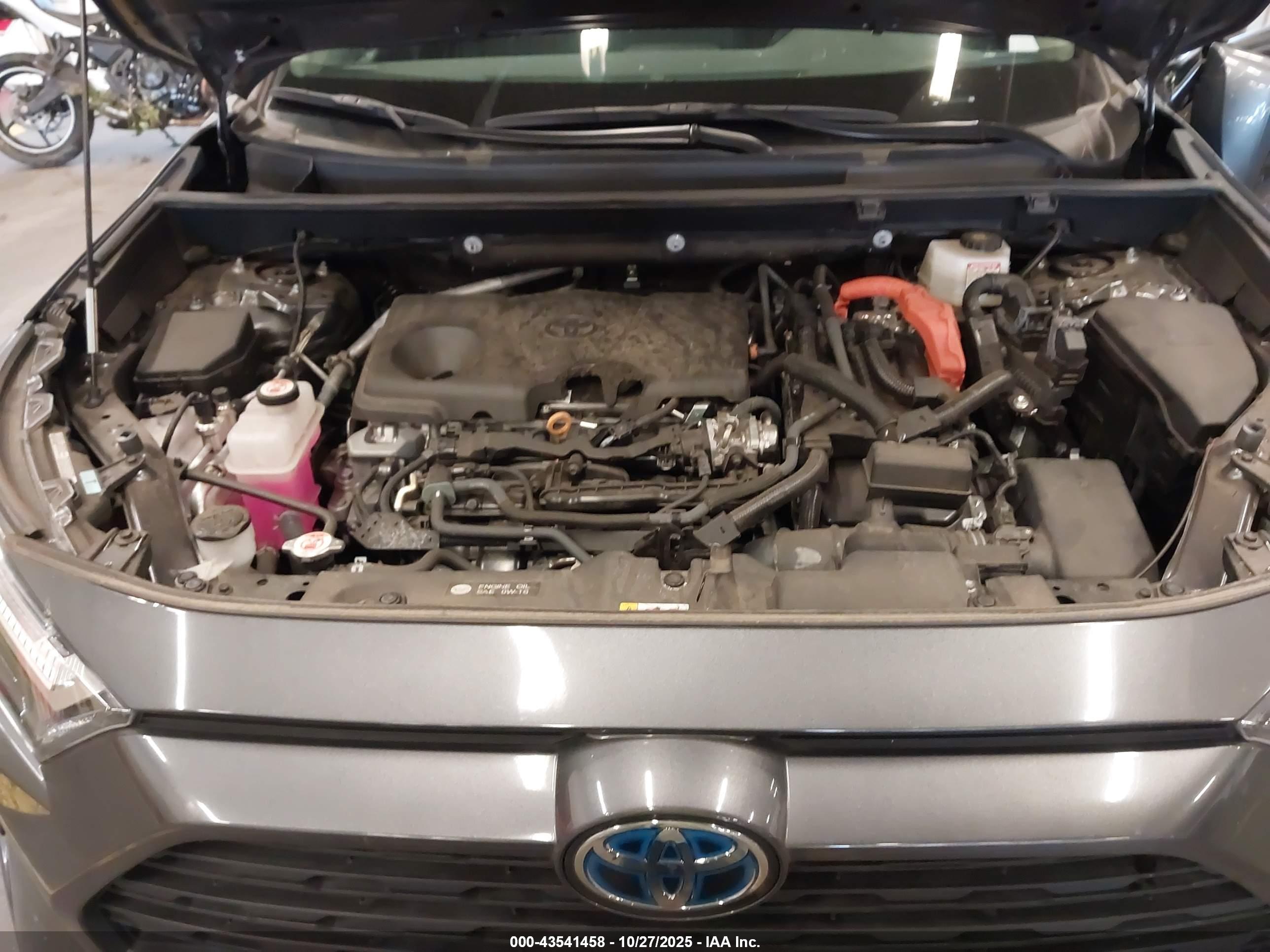 TOYOTA RAV4 image 10