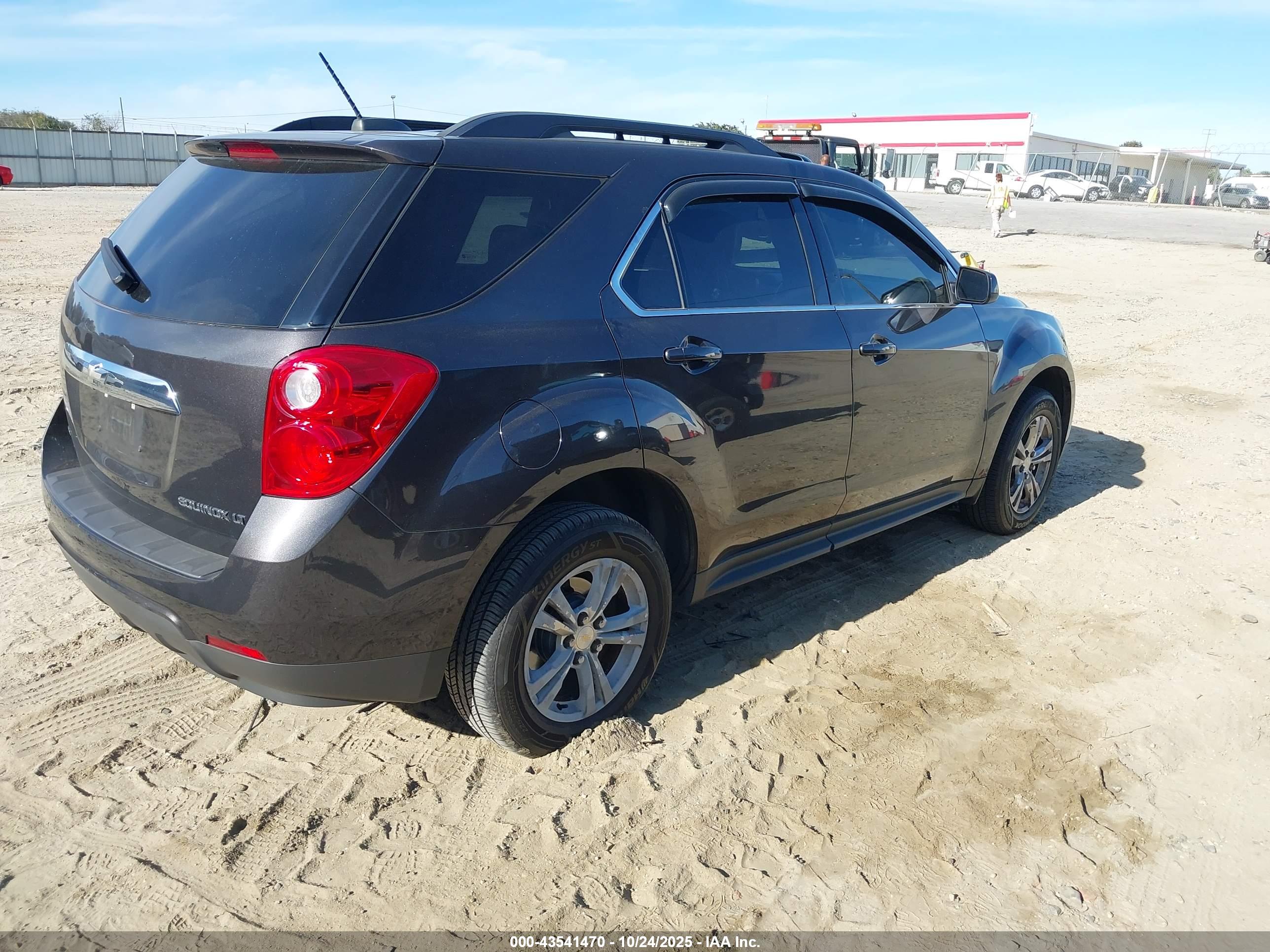 CHEVROLET EQUINOX image 4