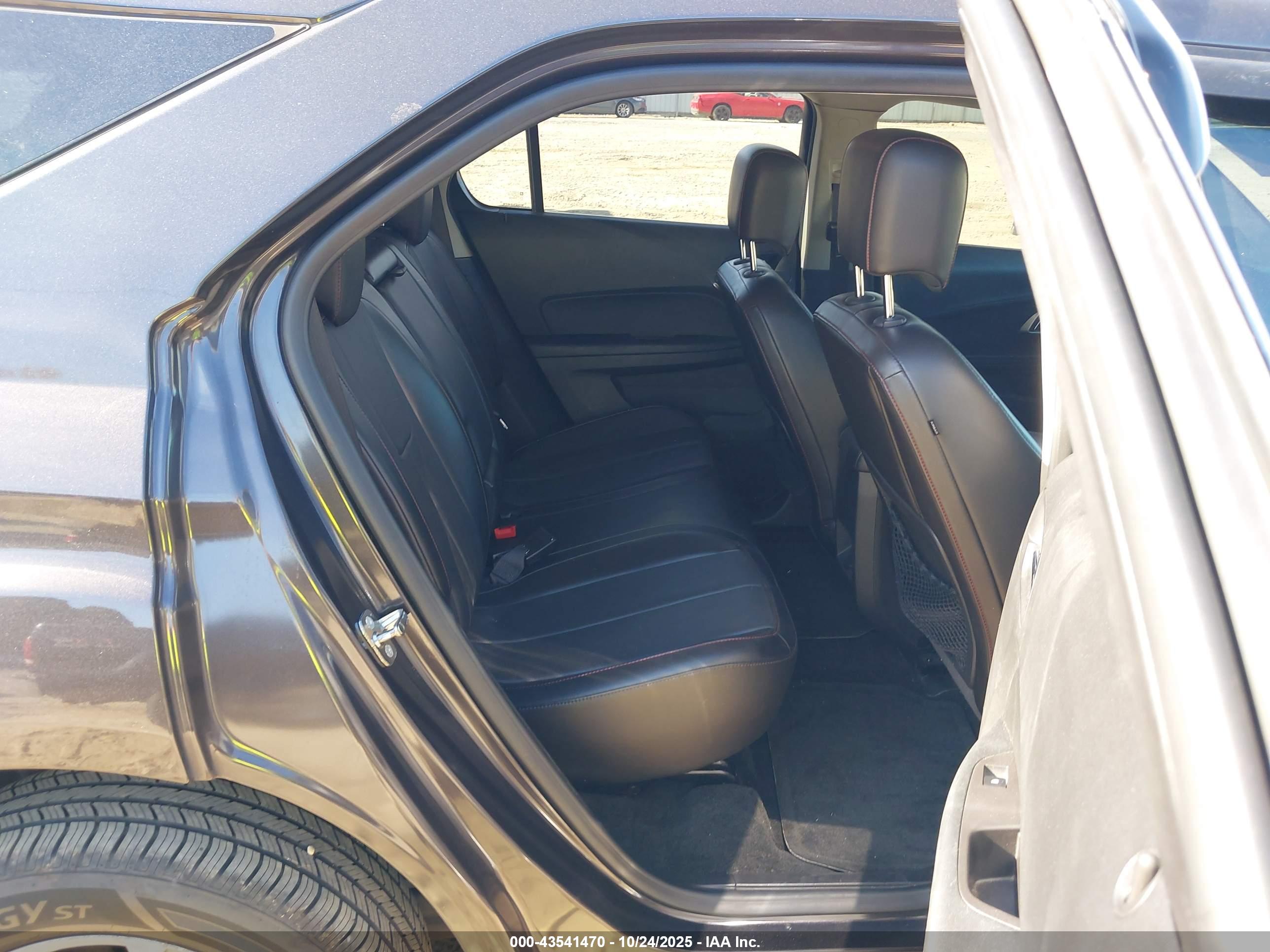 CHEVROLET EQUINOX image 8