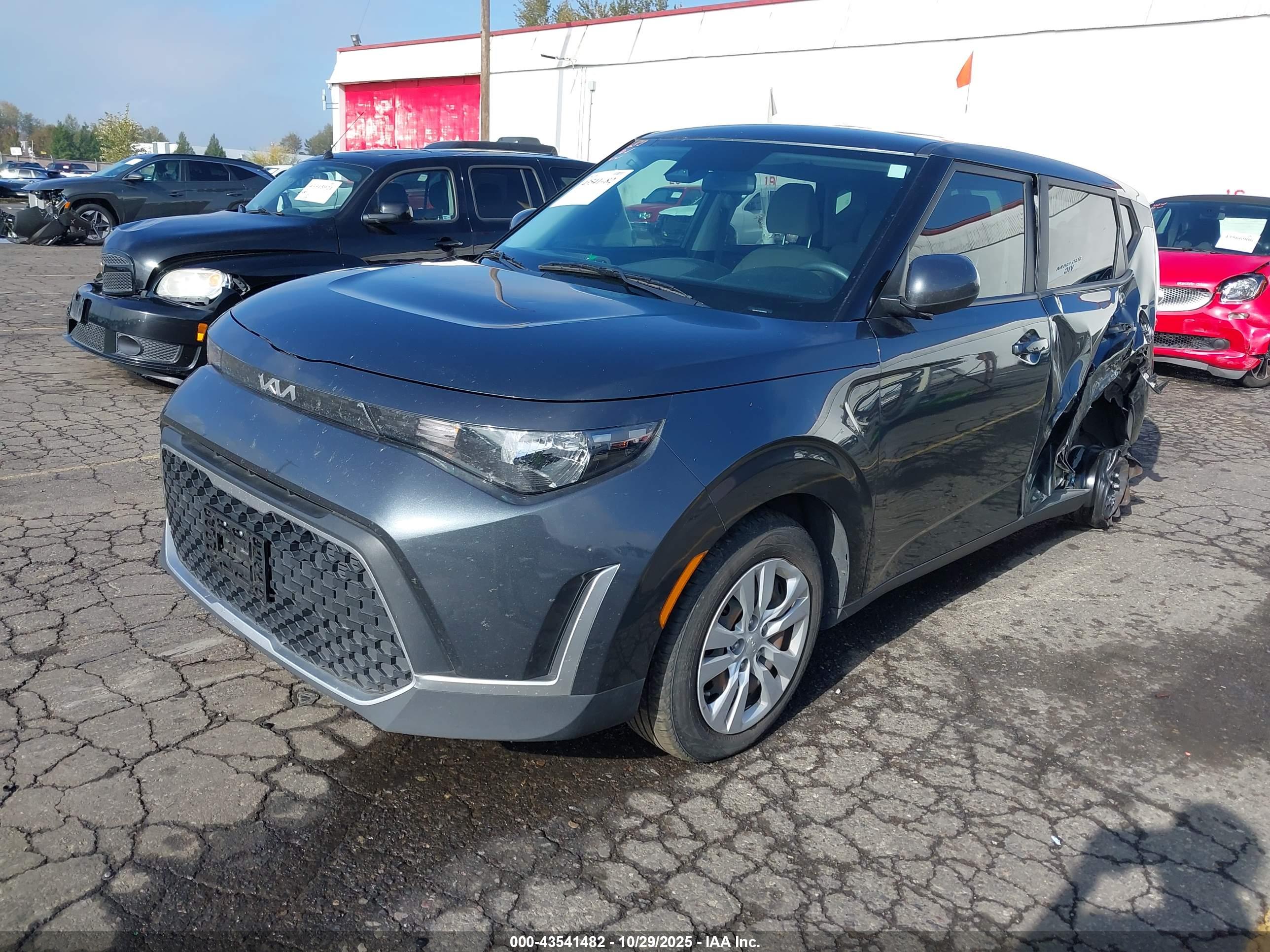 KIA SOUL image 2