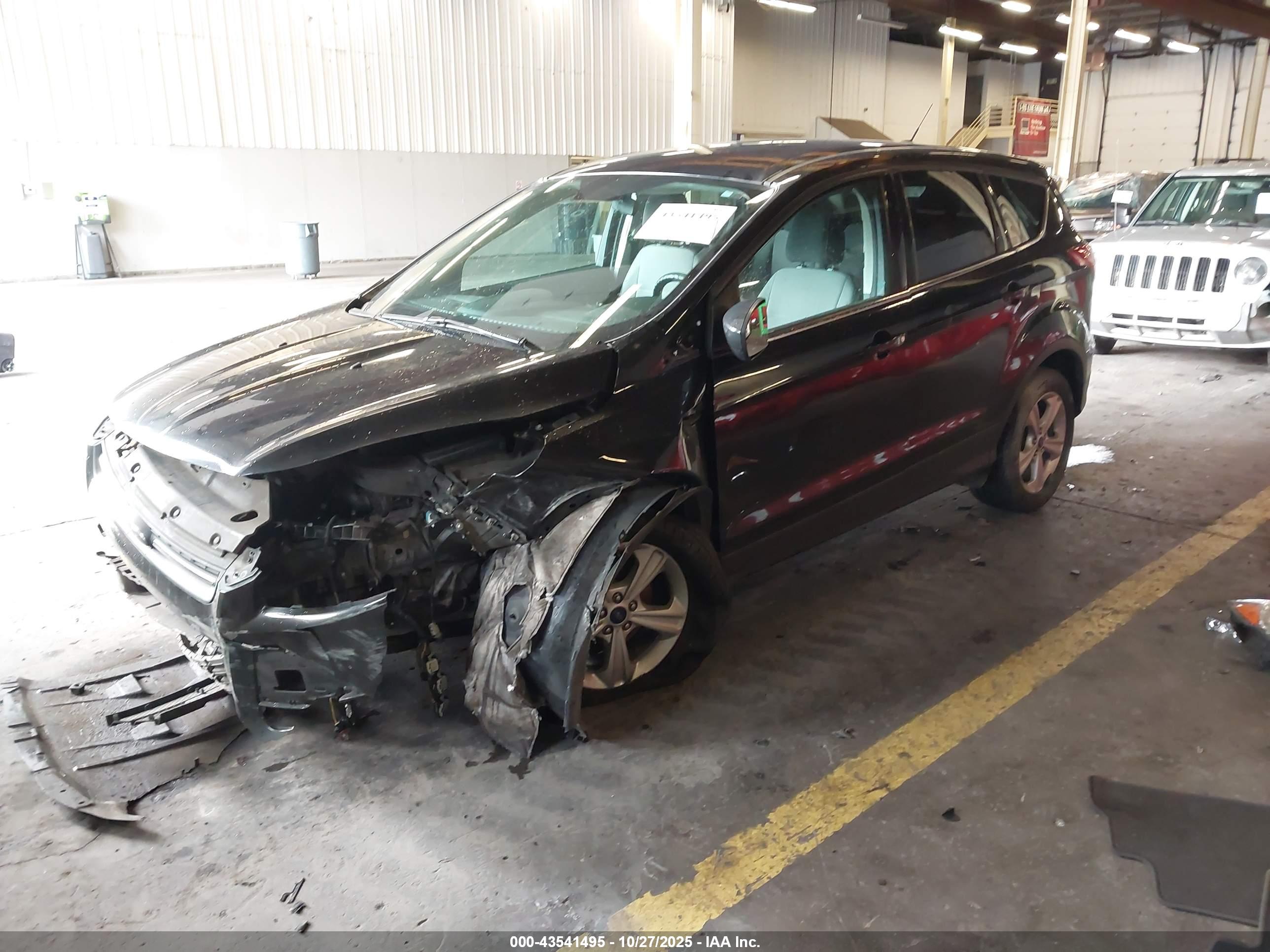 FORD ESCAPE image 2
