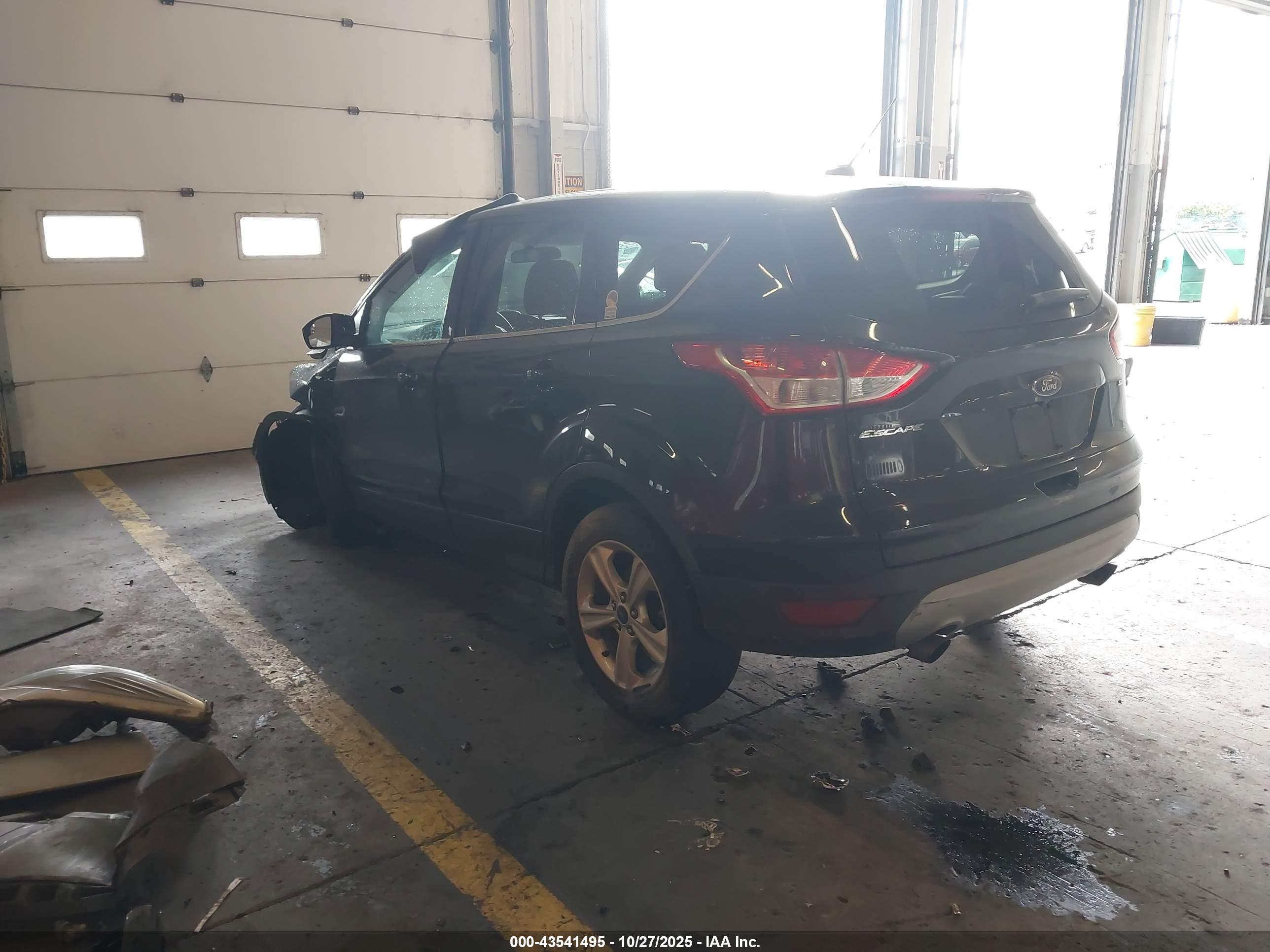 FORD ESCAPE image 3