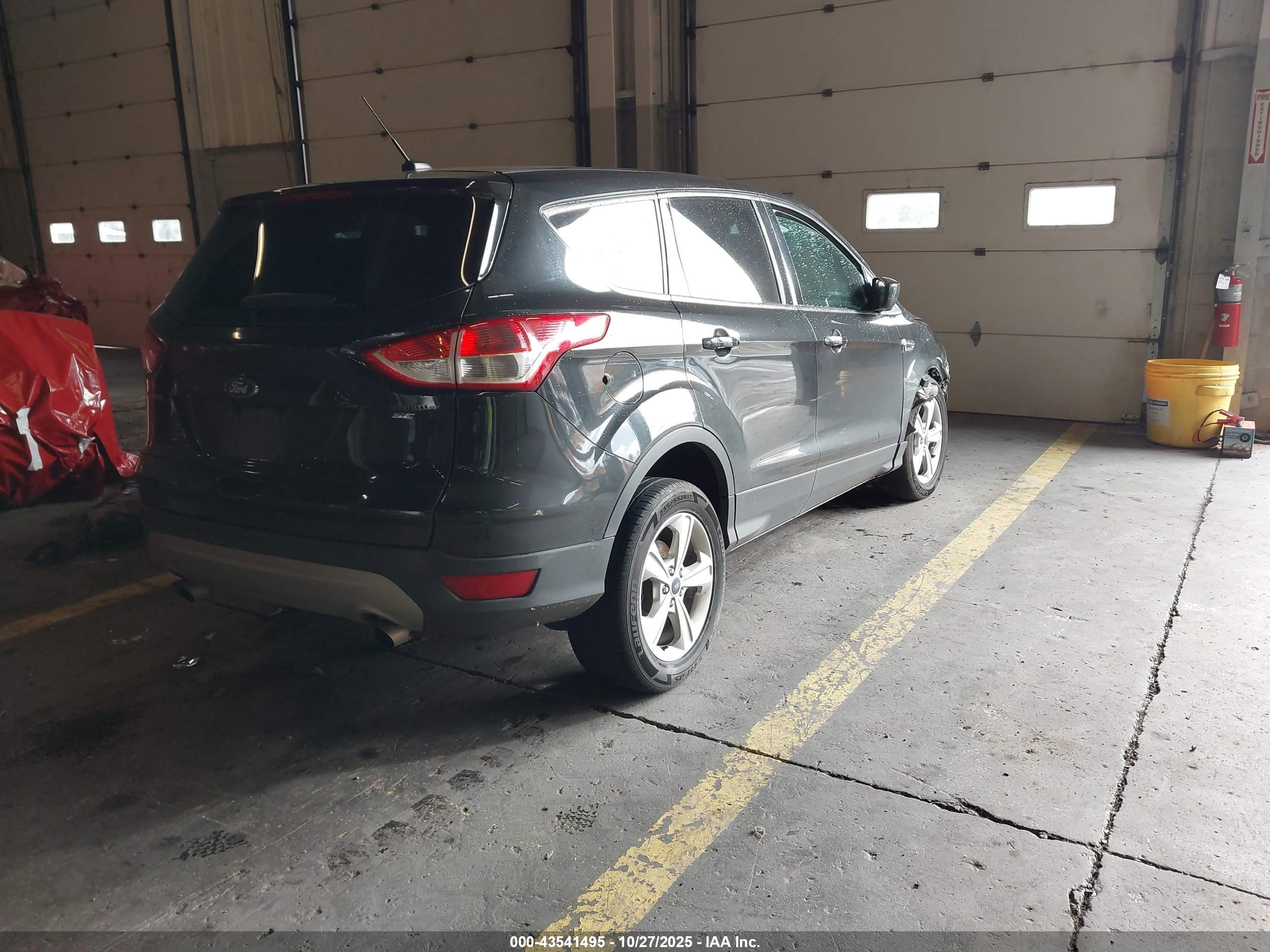 FORD ESCAPE image 4
