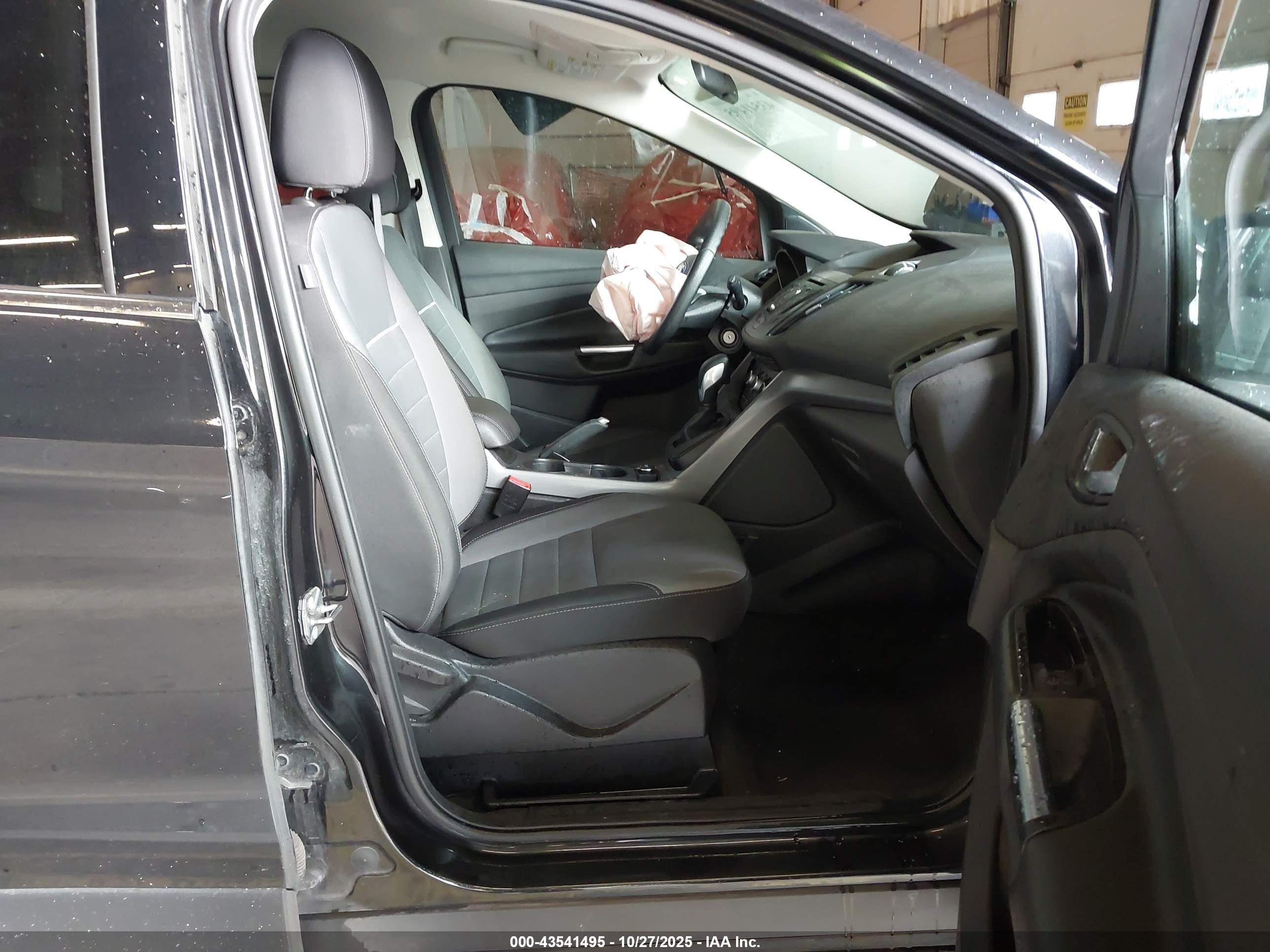 FORD ESCAPE image 5