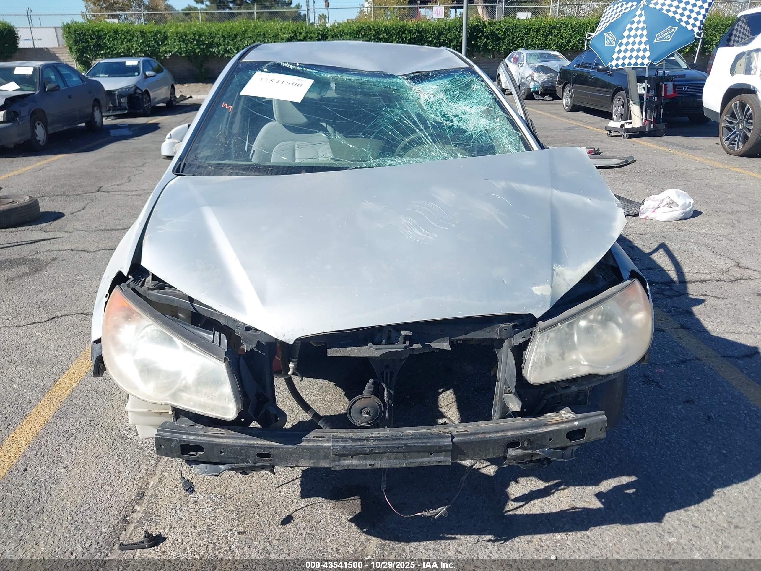 HYUNDAI ELANTRA image 6