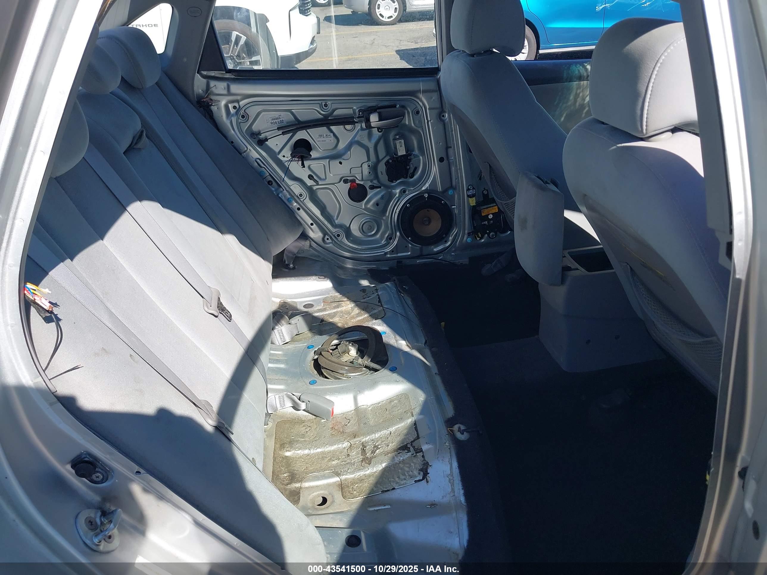 HYUNDAI ELANTRA image 8