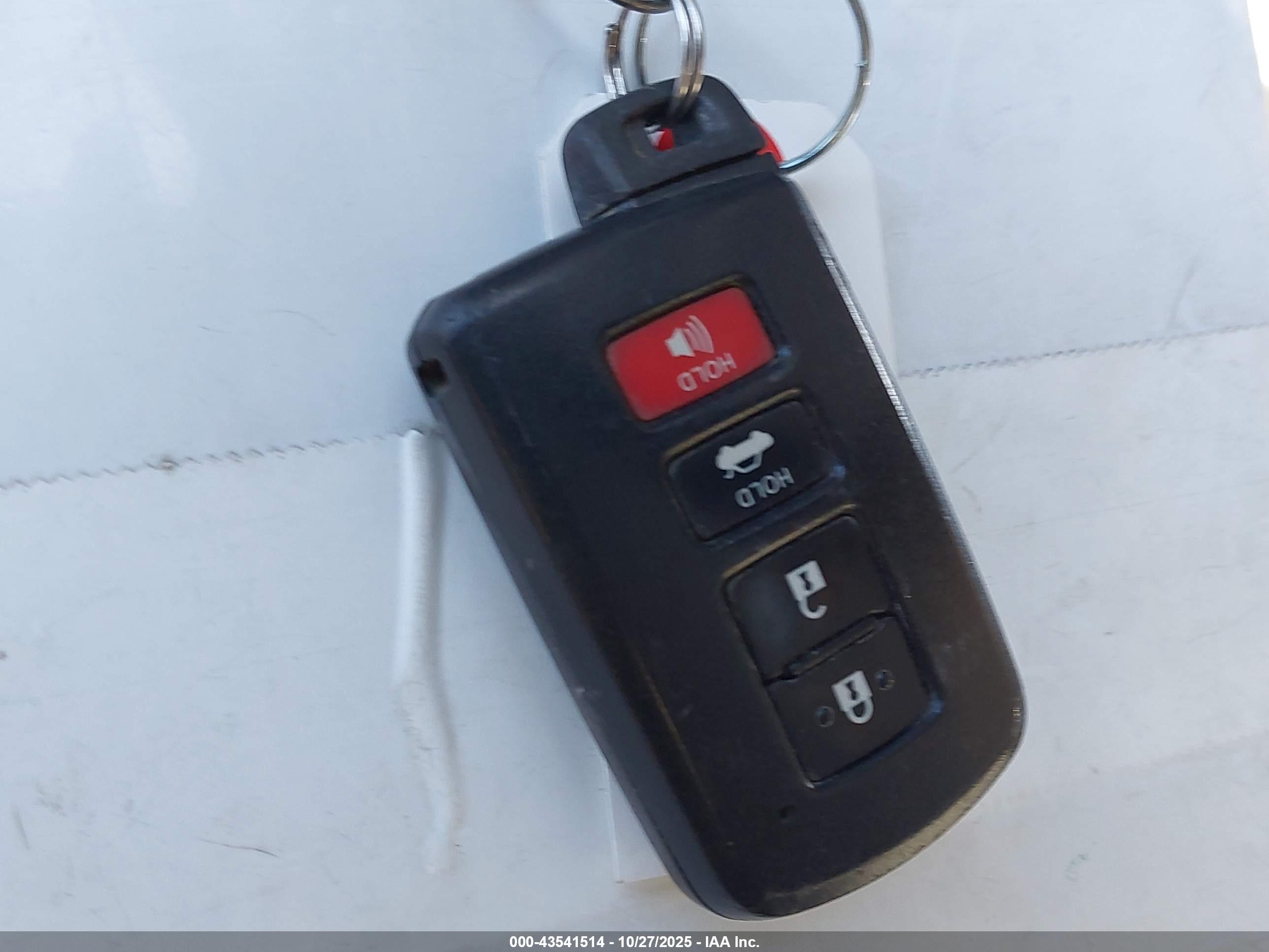 TOYOTA CAMRY image 11