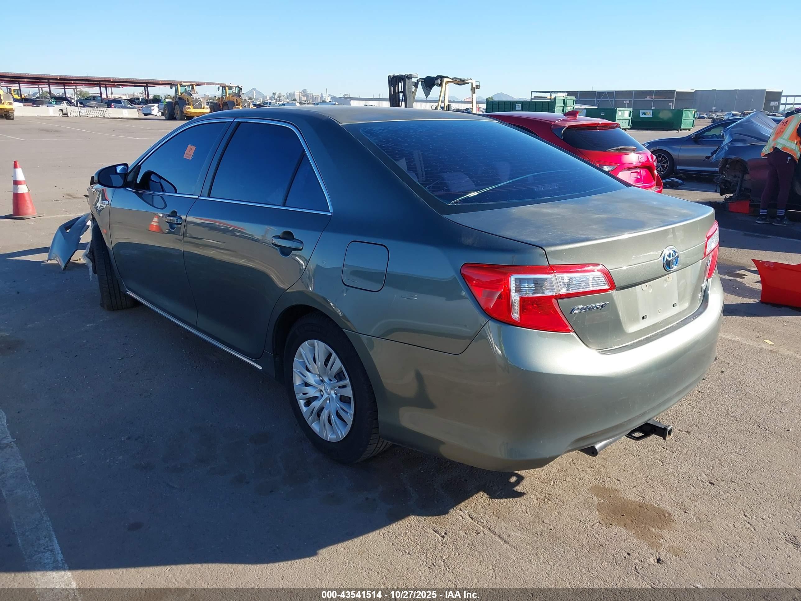 TOYOTA CAMRY image 3
