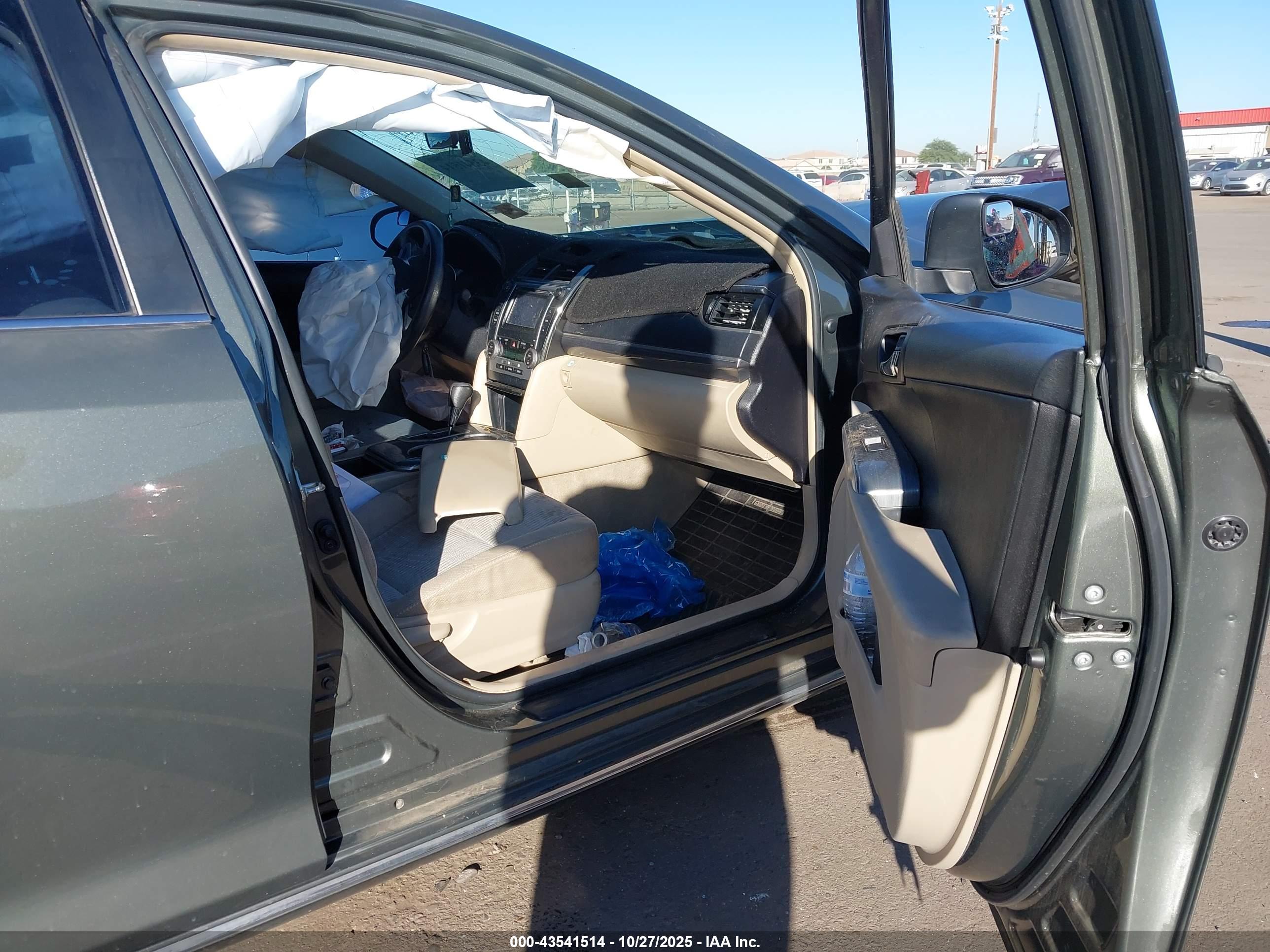 TOYOTA CAMRY image 5