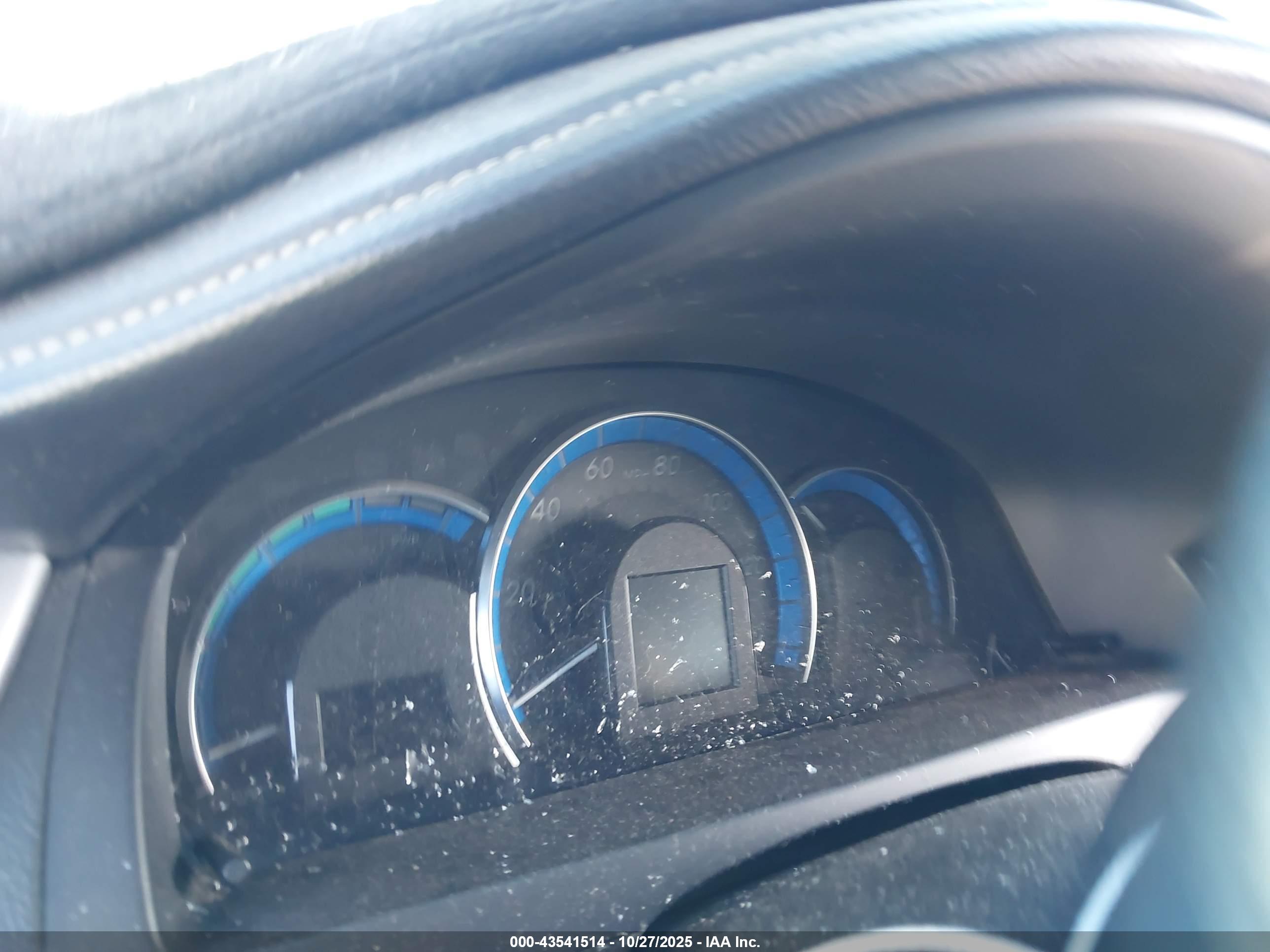 TOYOTA CAMRY image 7