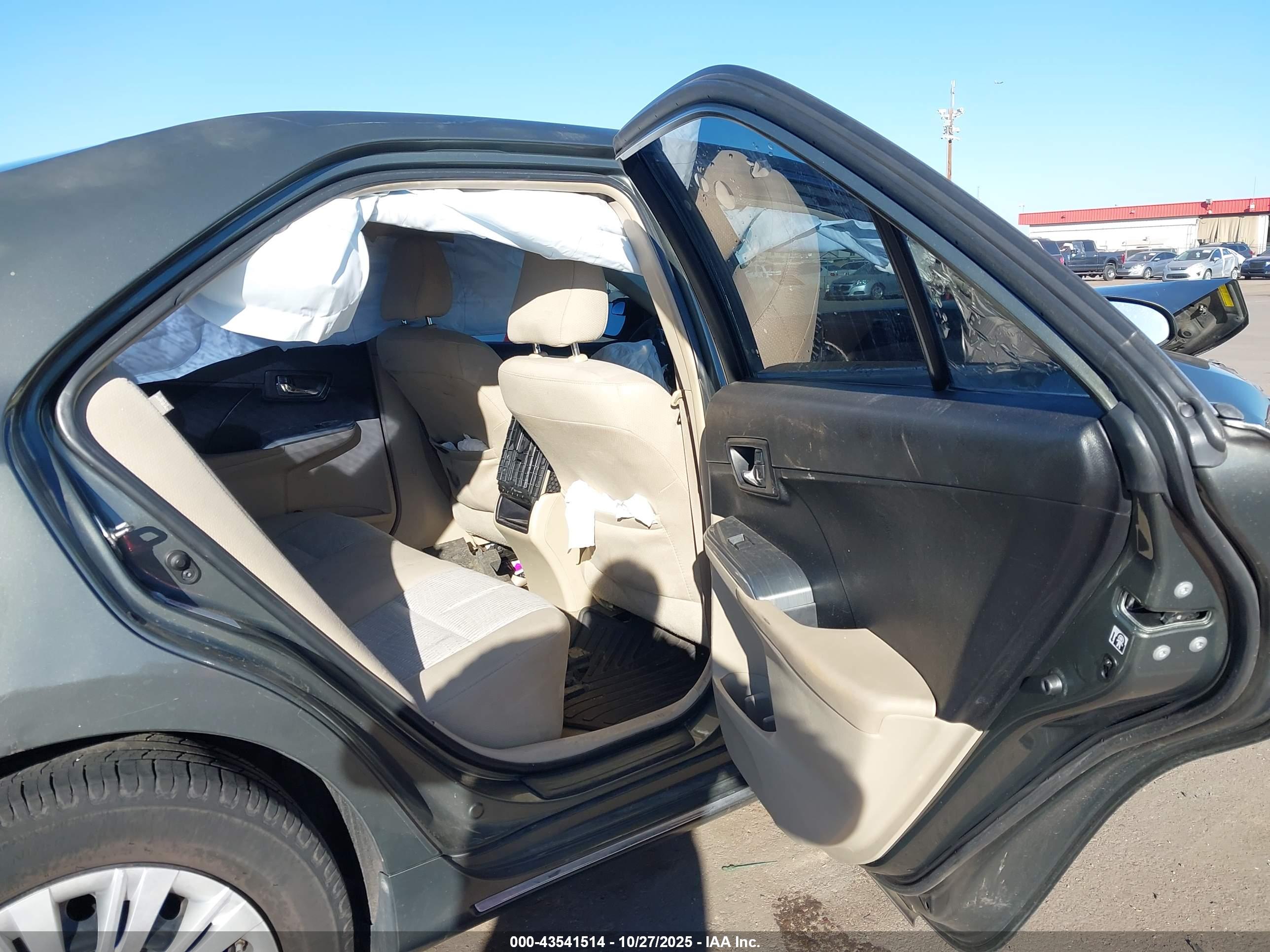 TOYOTA CAMRY image 8