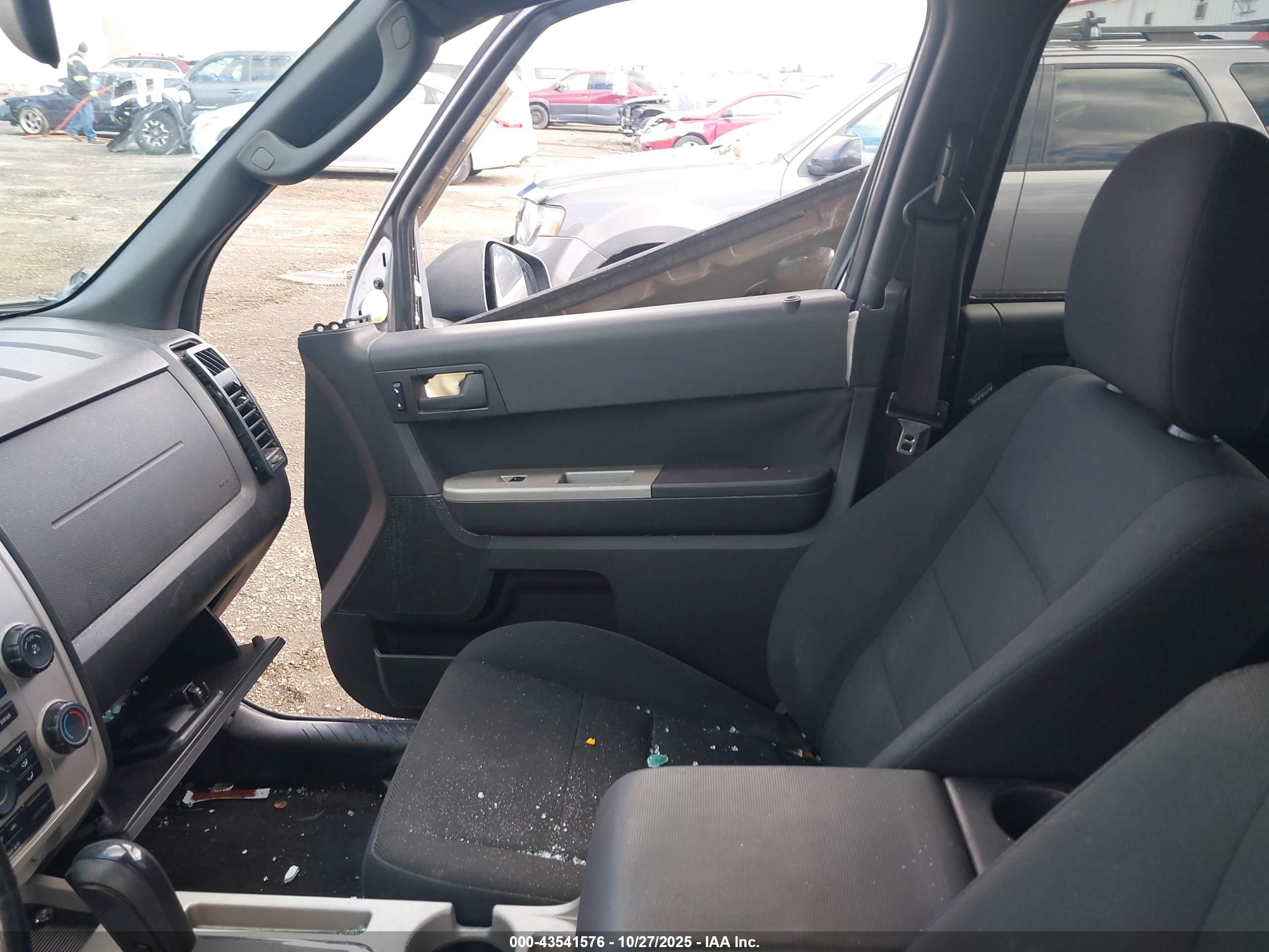 FORD ESCAPE image 5