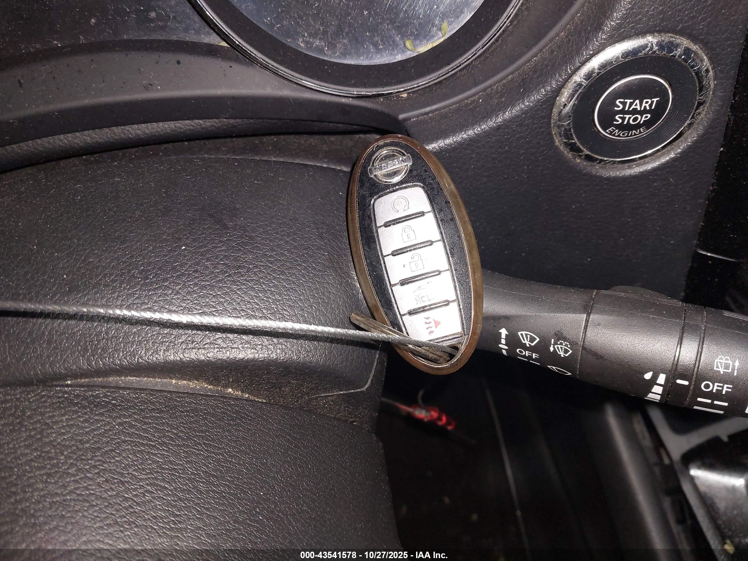 NISSAN ROGUE image 11