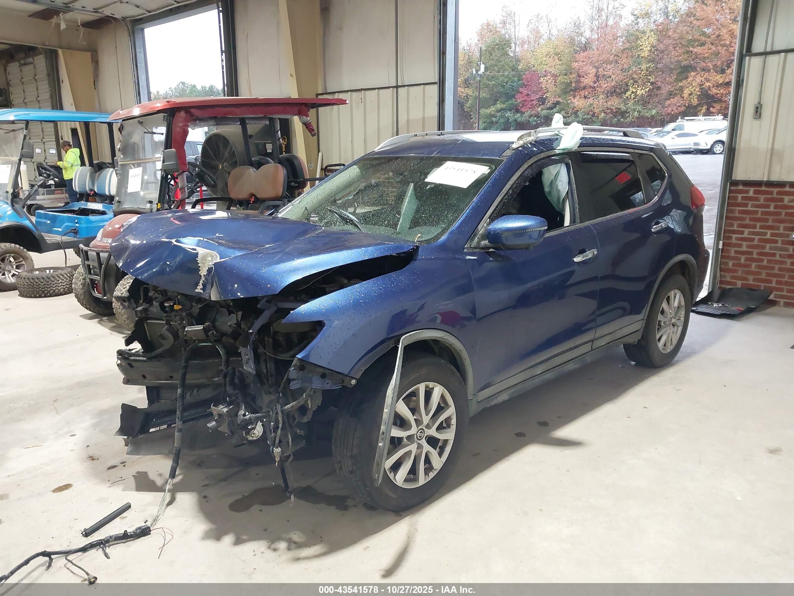 NISSAN ROGUE image 2