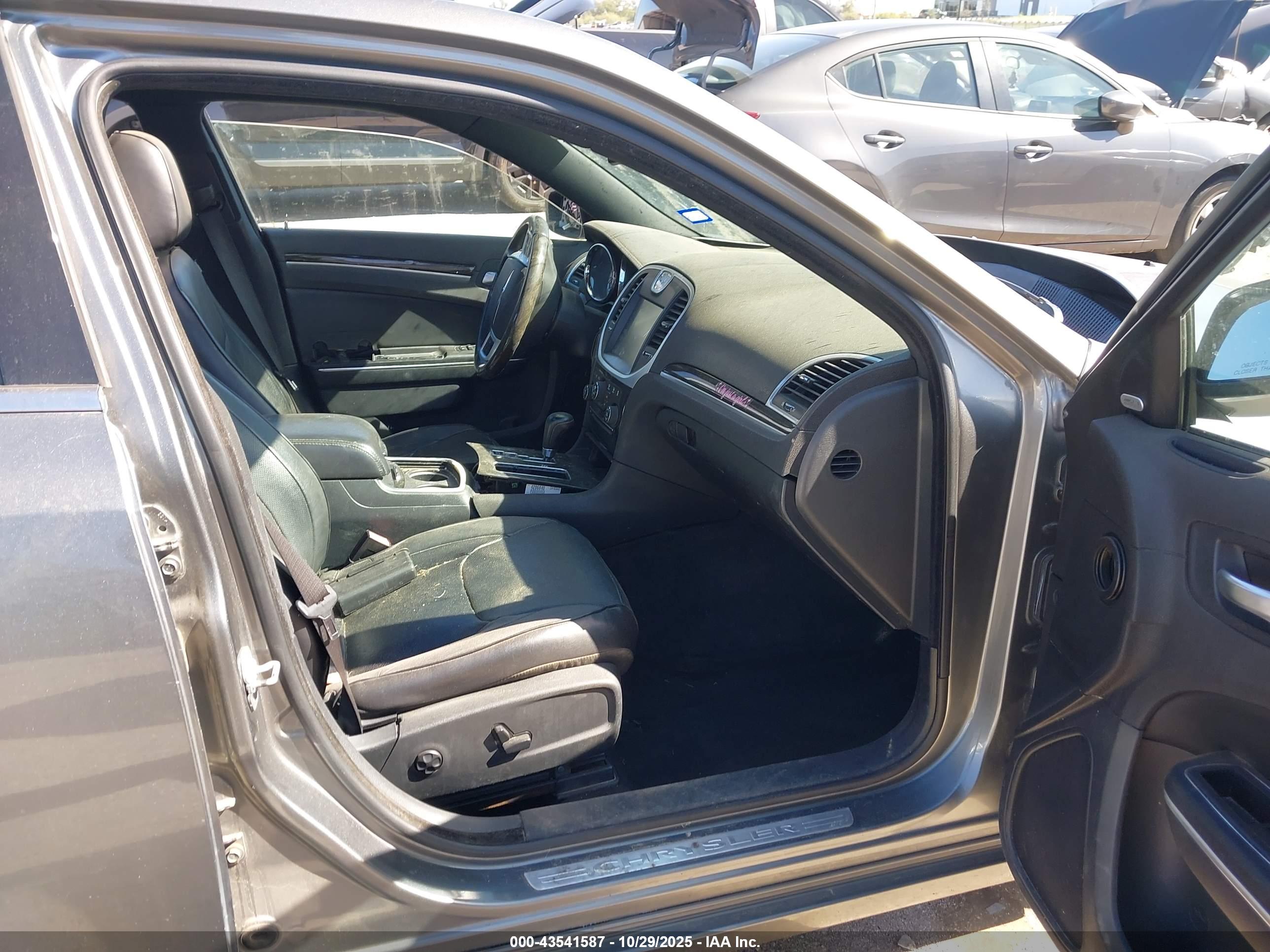 CHRYSLER 300C image 5