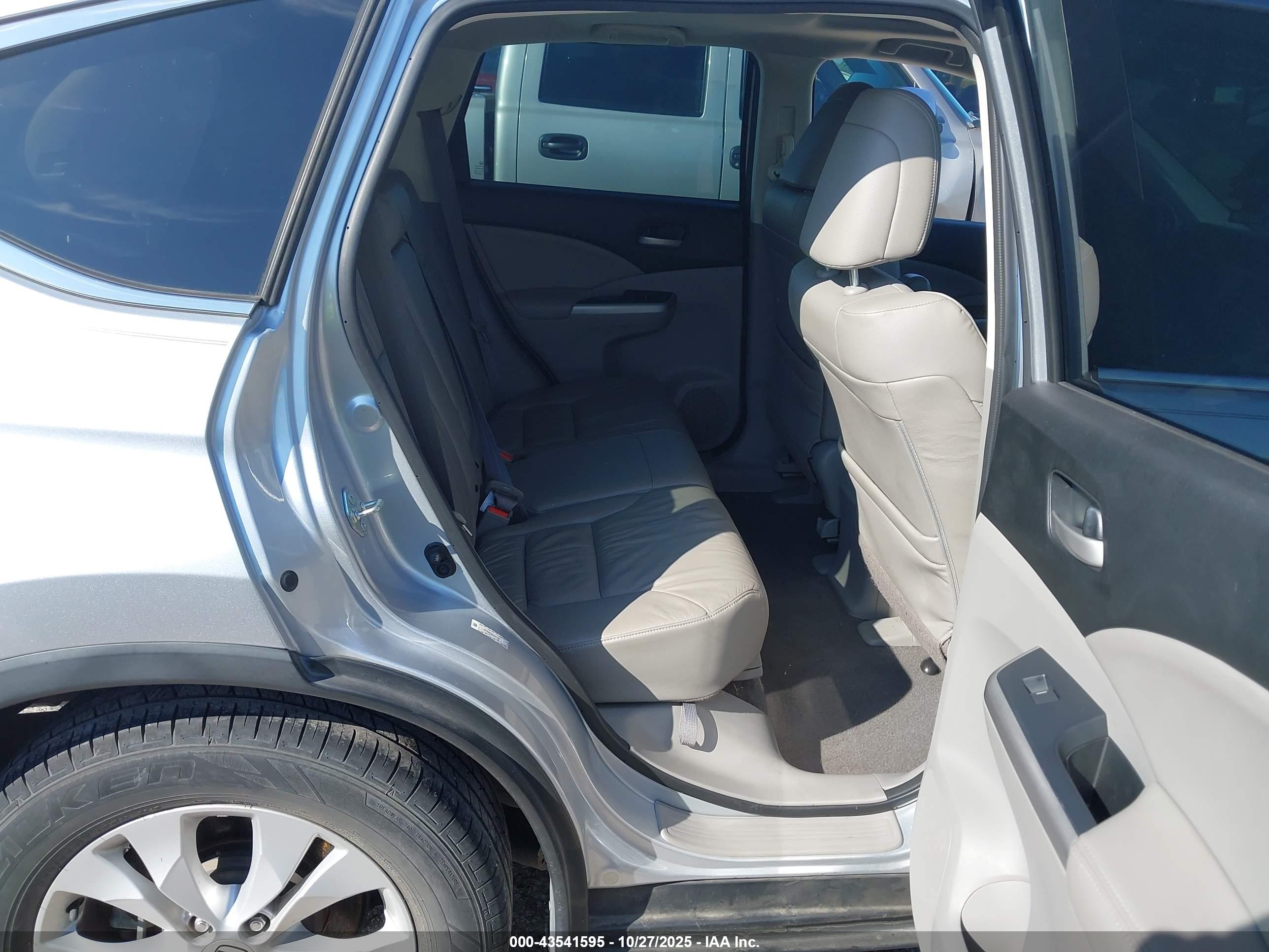 HONDA CR-V image 8