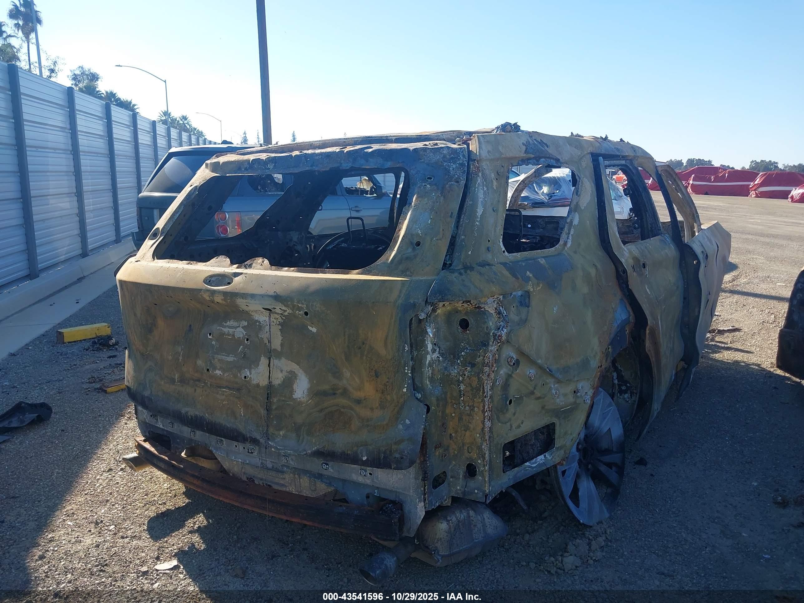 FORD EXPLORER image 4