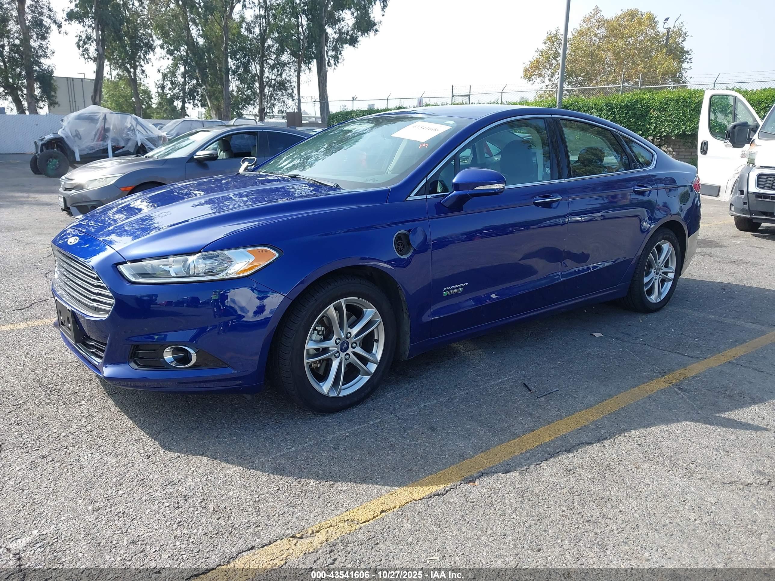 FORD FUSION image 2