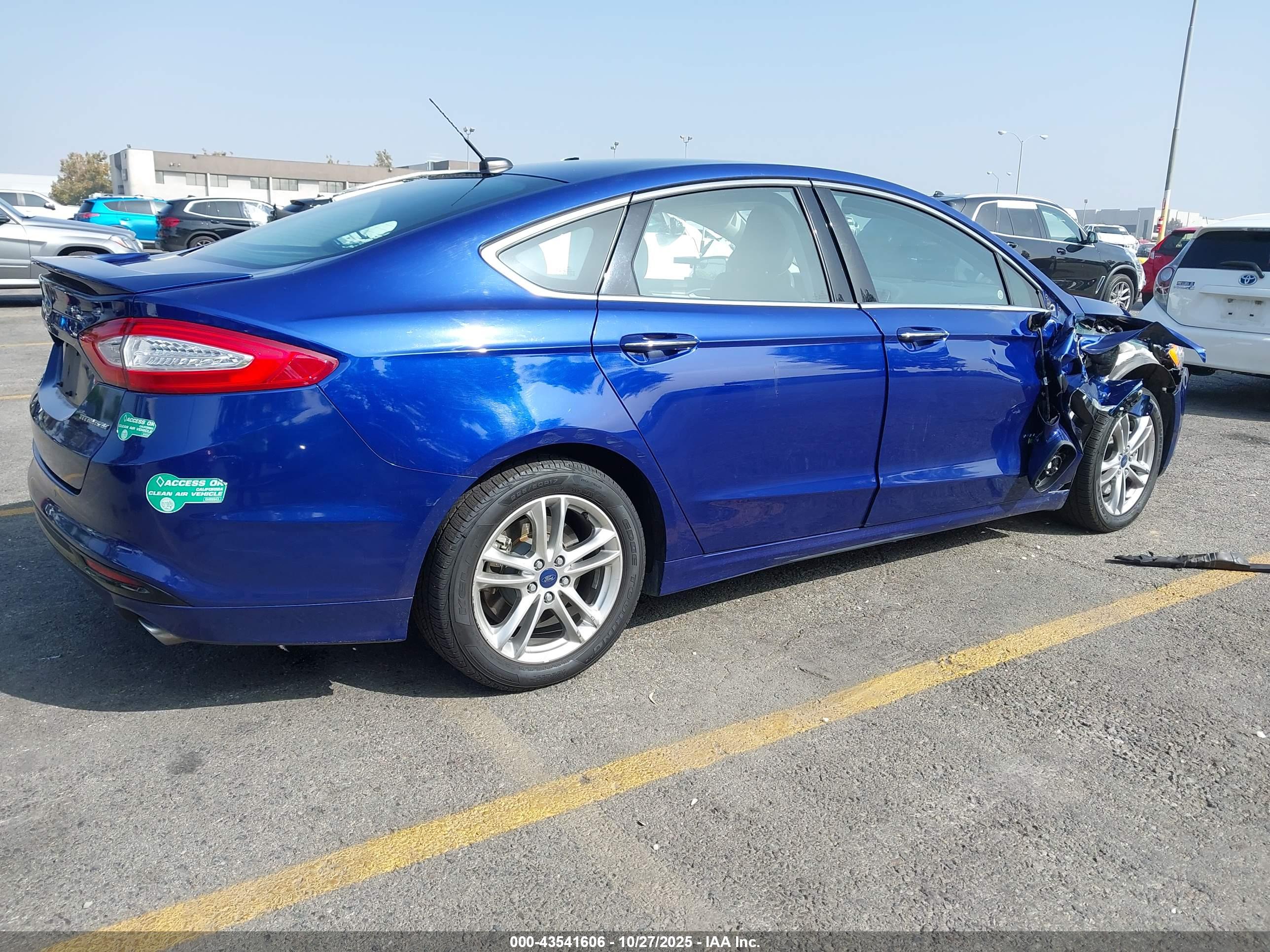 FORD FUSION image 4