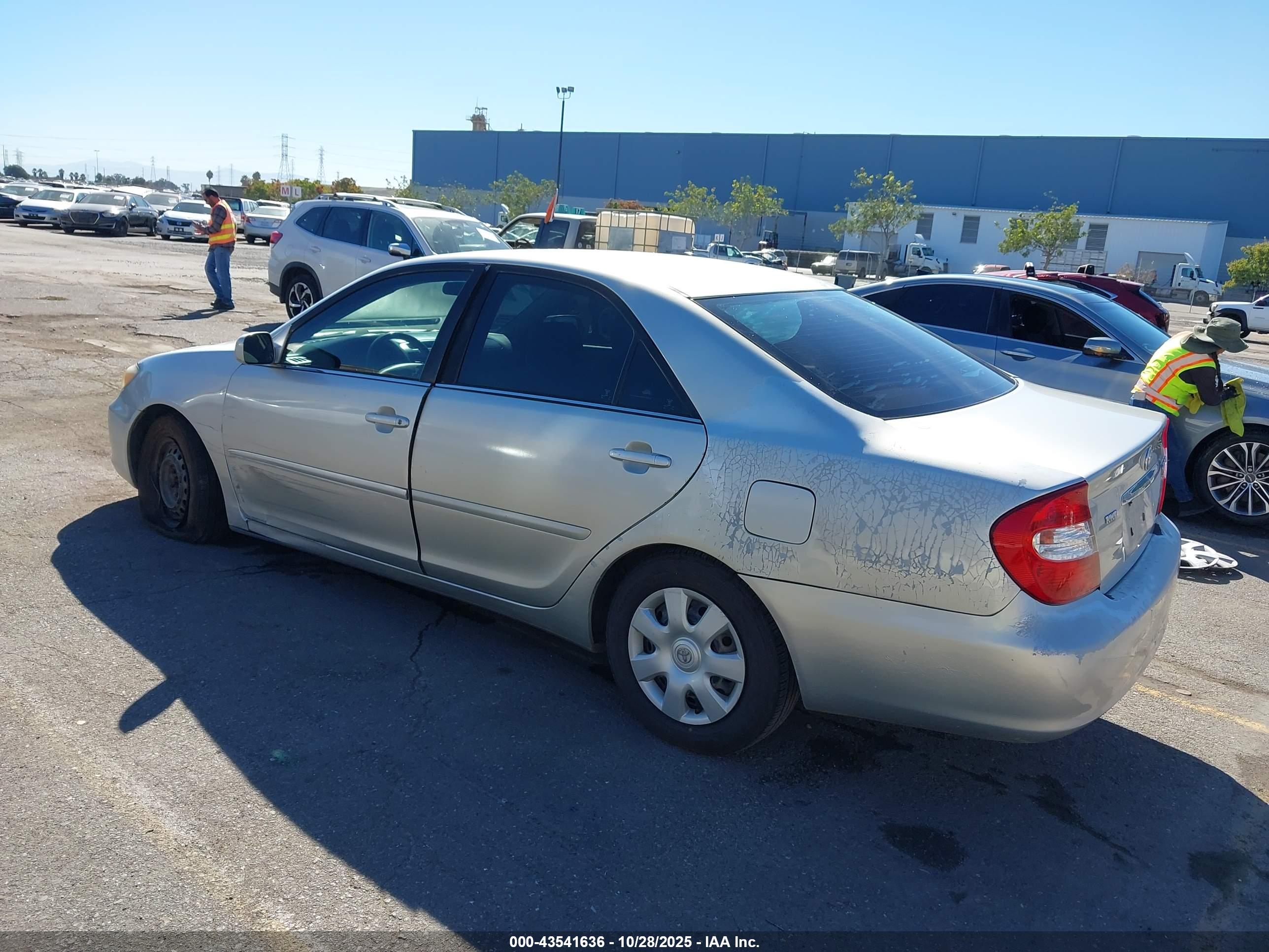 TOYOTA CAMRY image 3