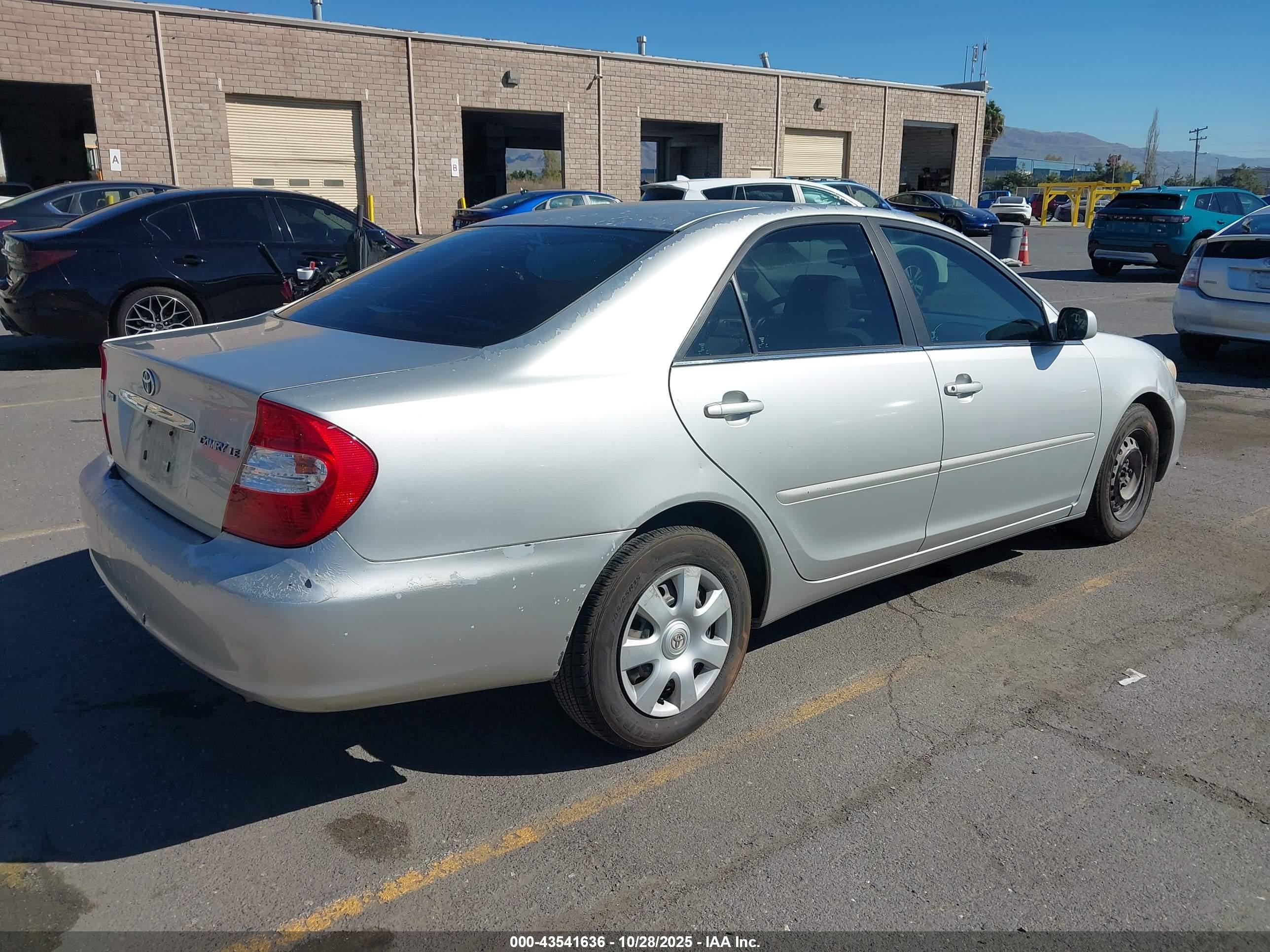 TOYOTA CAMRY image 4