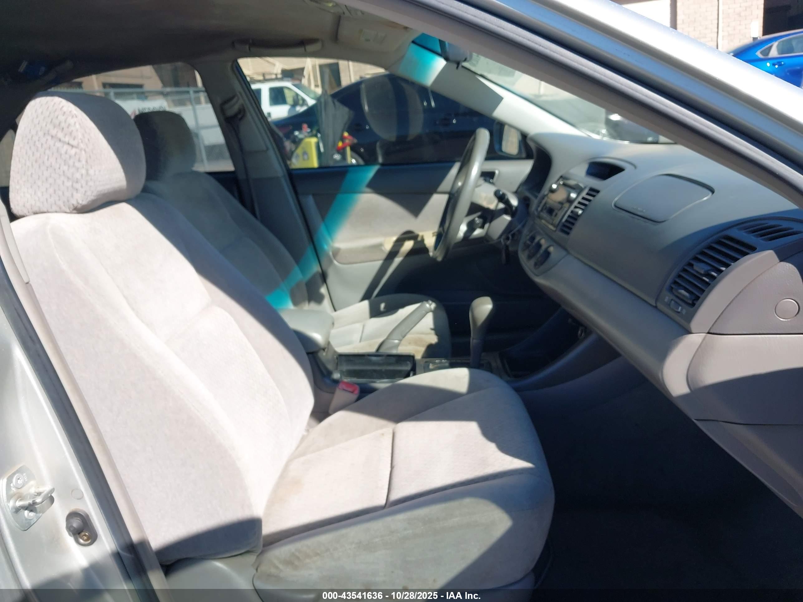 TOYOTA CAMRY image 5