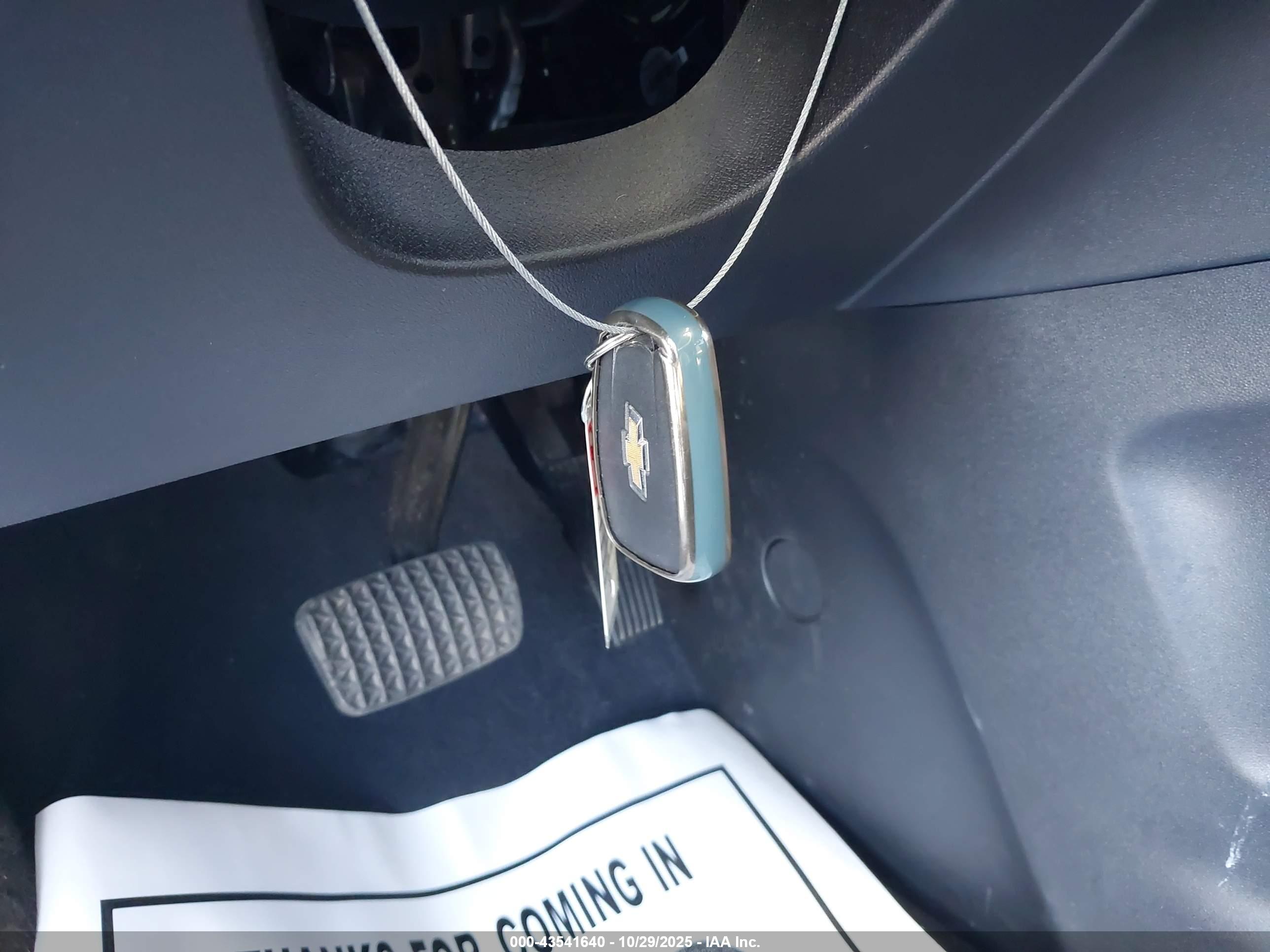 CHEVROLET EQUINOX image 11