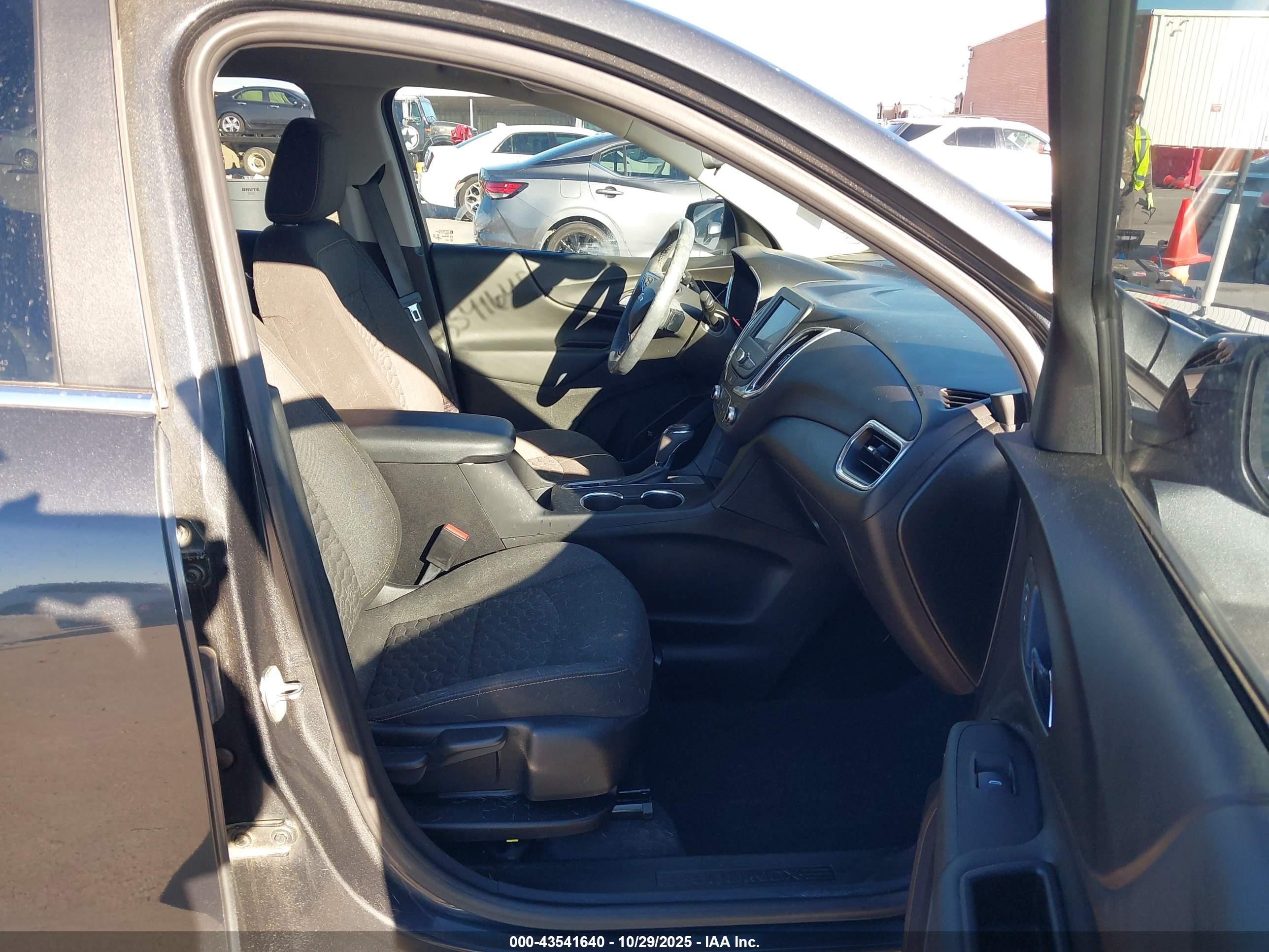CHEVROLET EQUINOX image 5