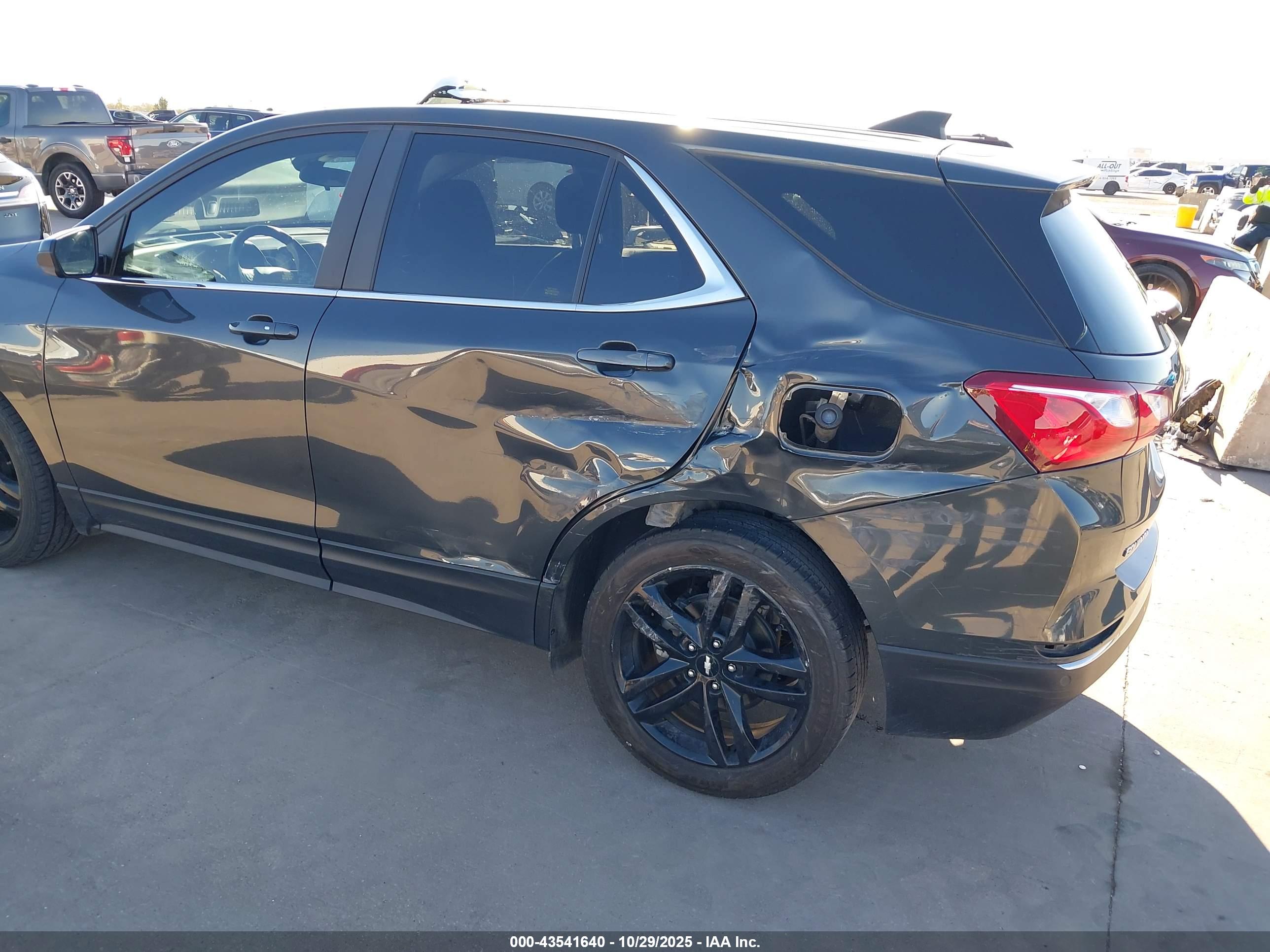 CHEVROLET EQUINOX image 6