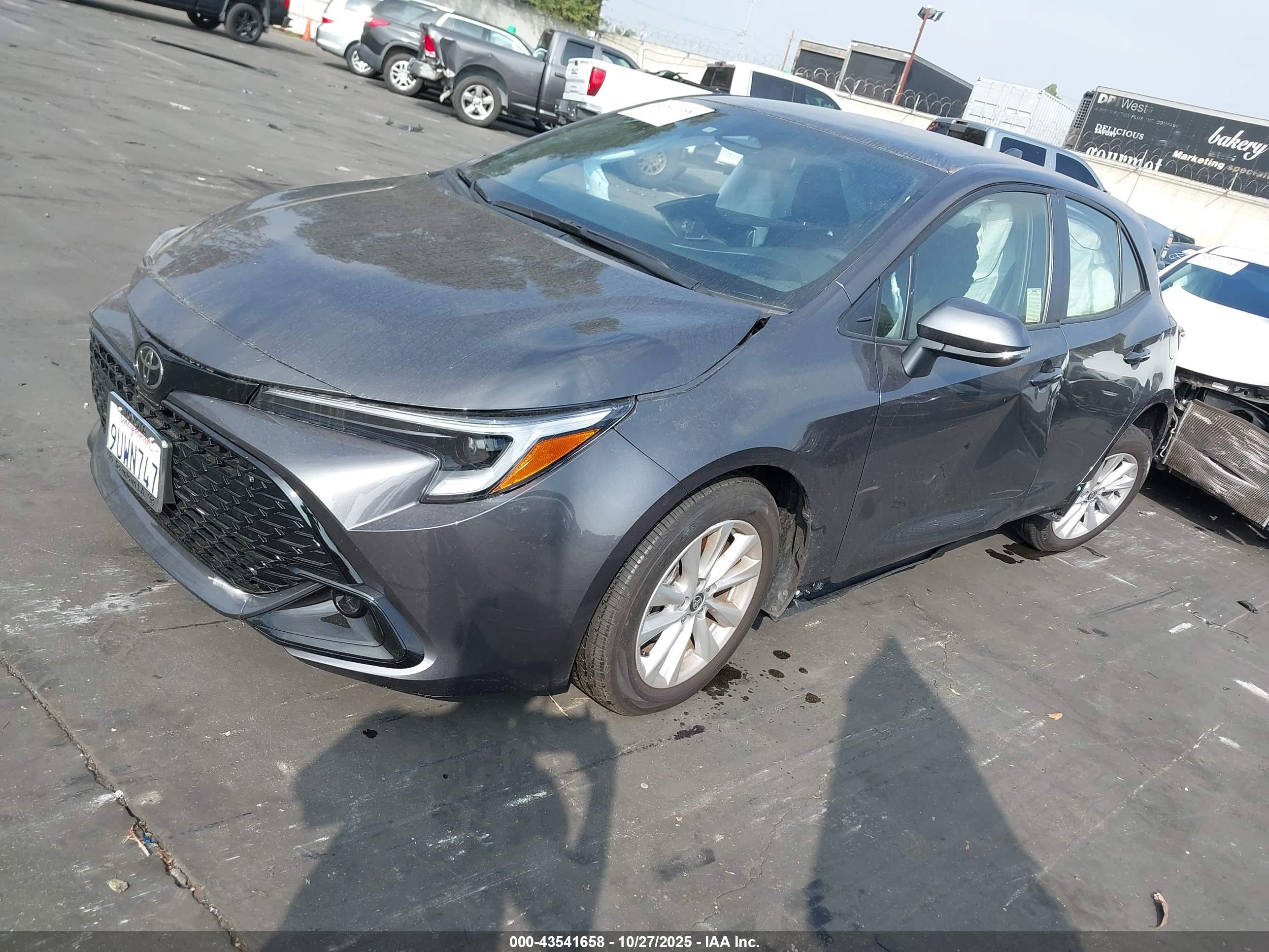 TOYOTA COROLLA image 2
