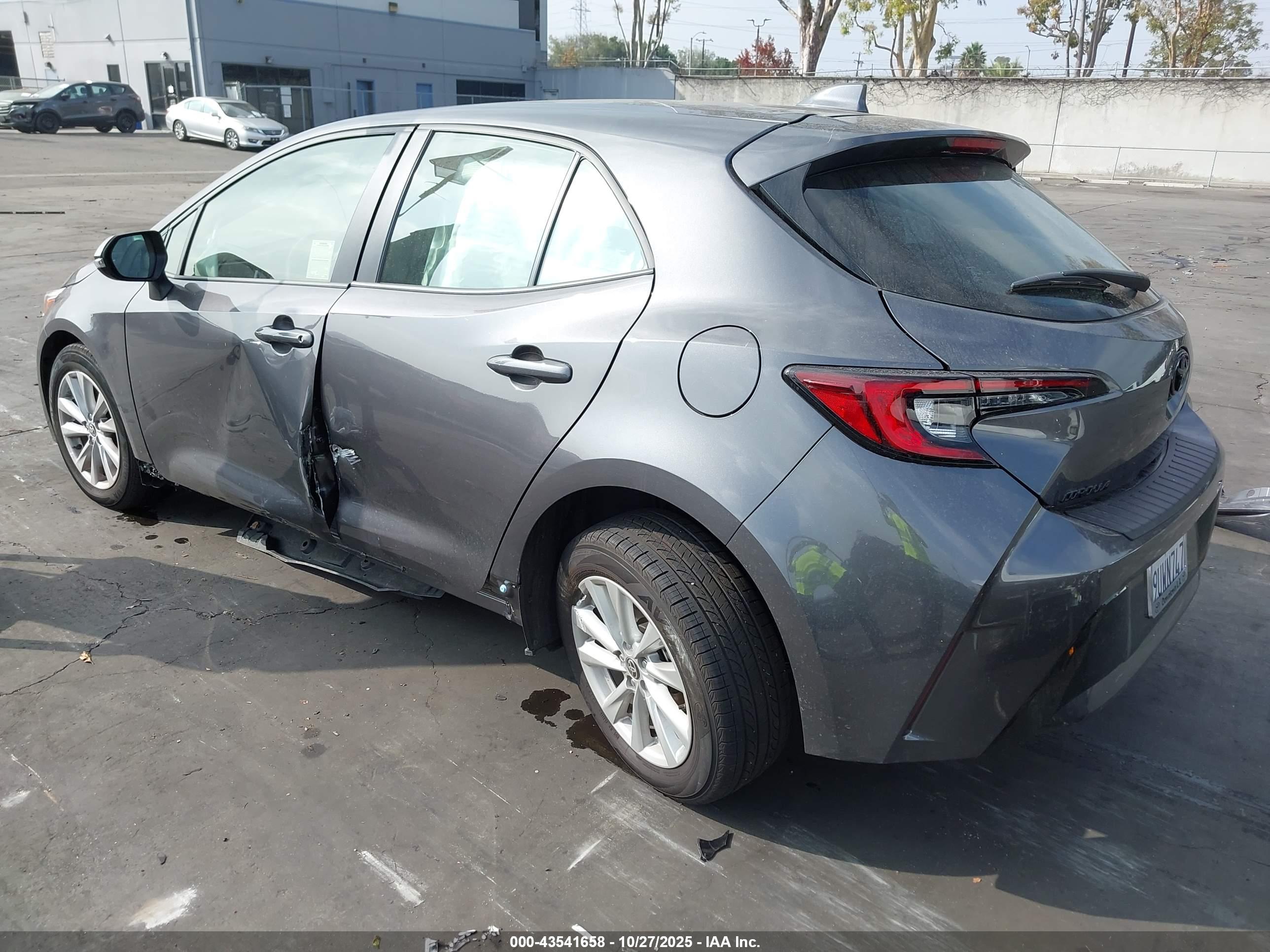 TOYOTA COROLLA image 3