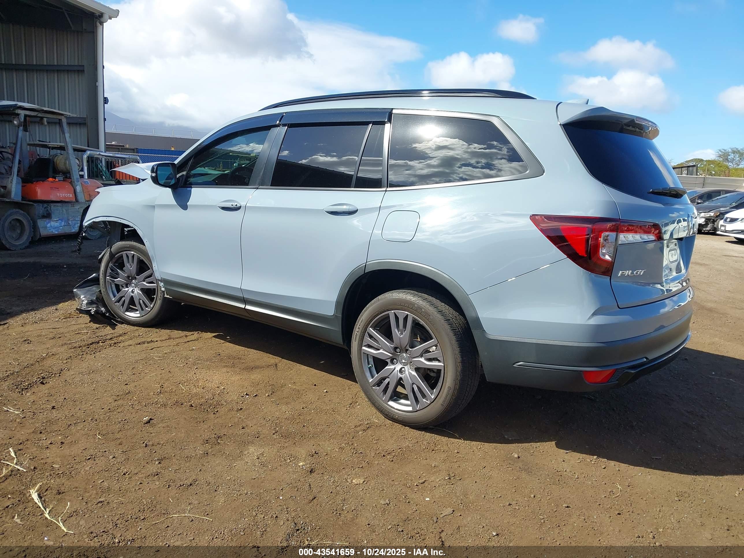 HONDA PILOT image 3