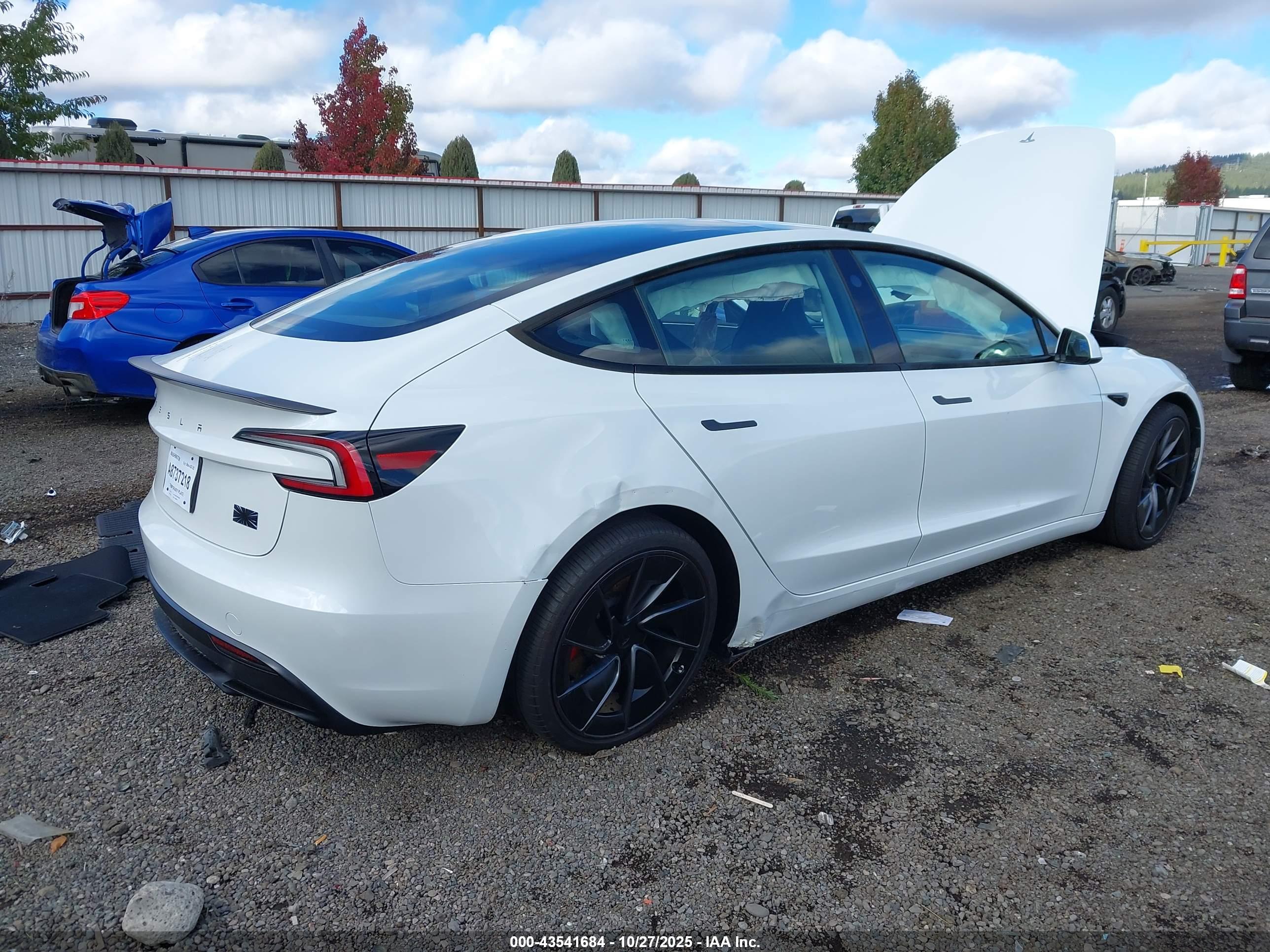 TESLA MODEL image 4