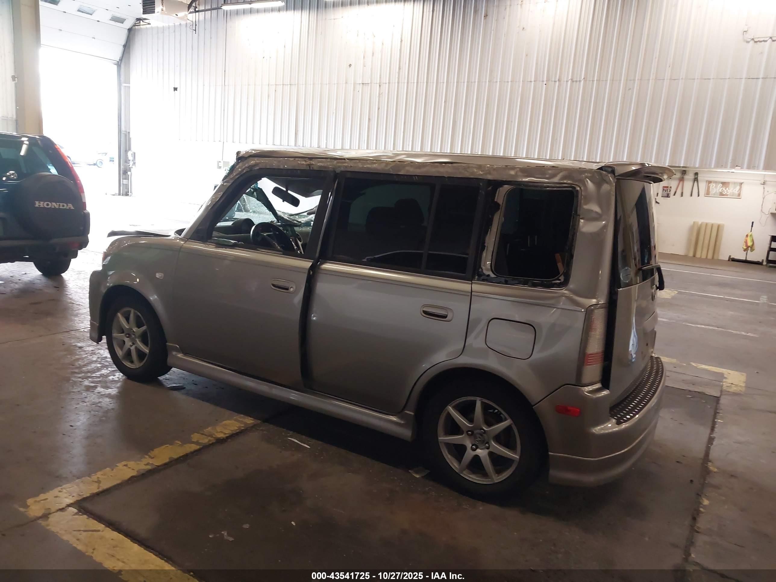 SCION XB image 3