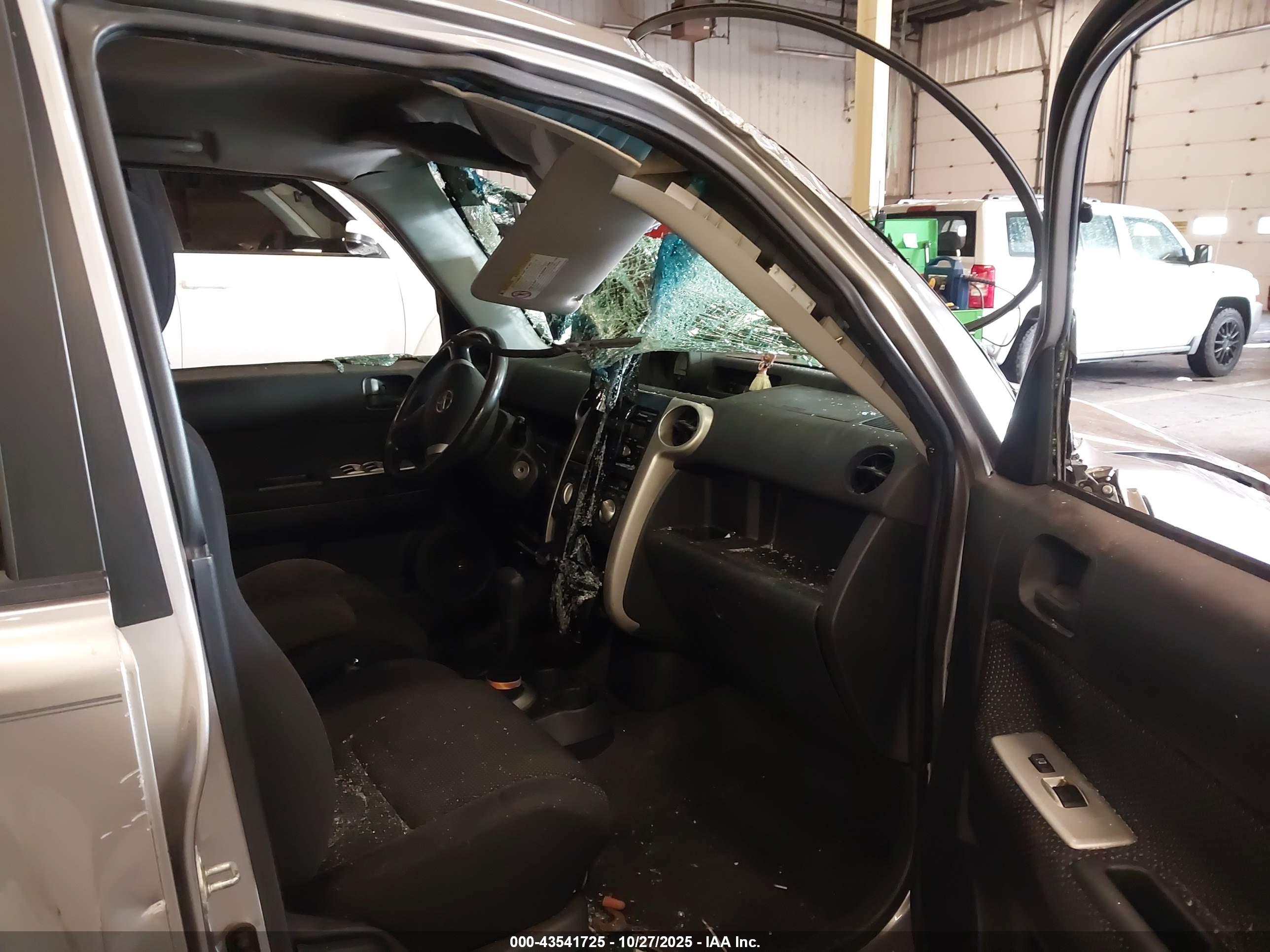 SCION XB image 5
