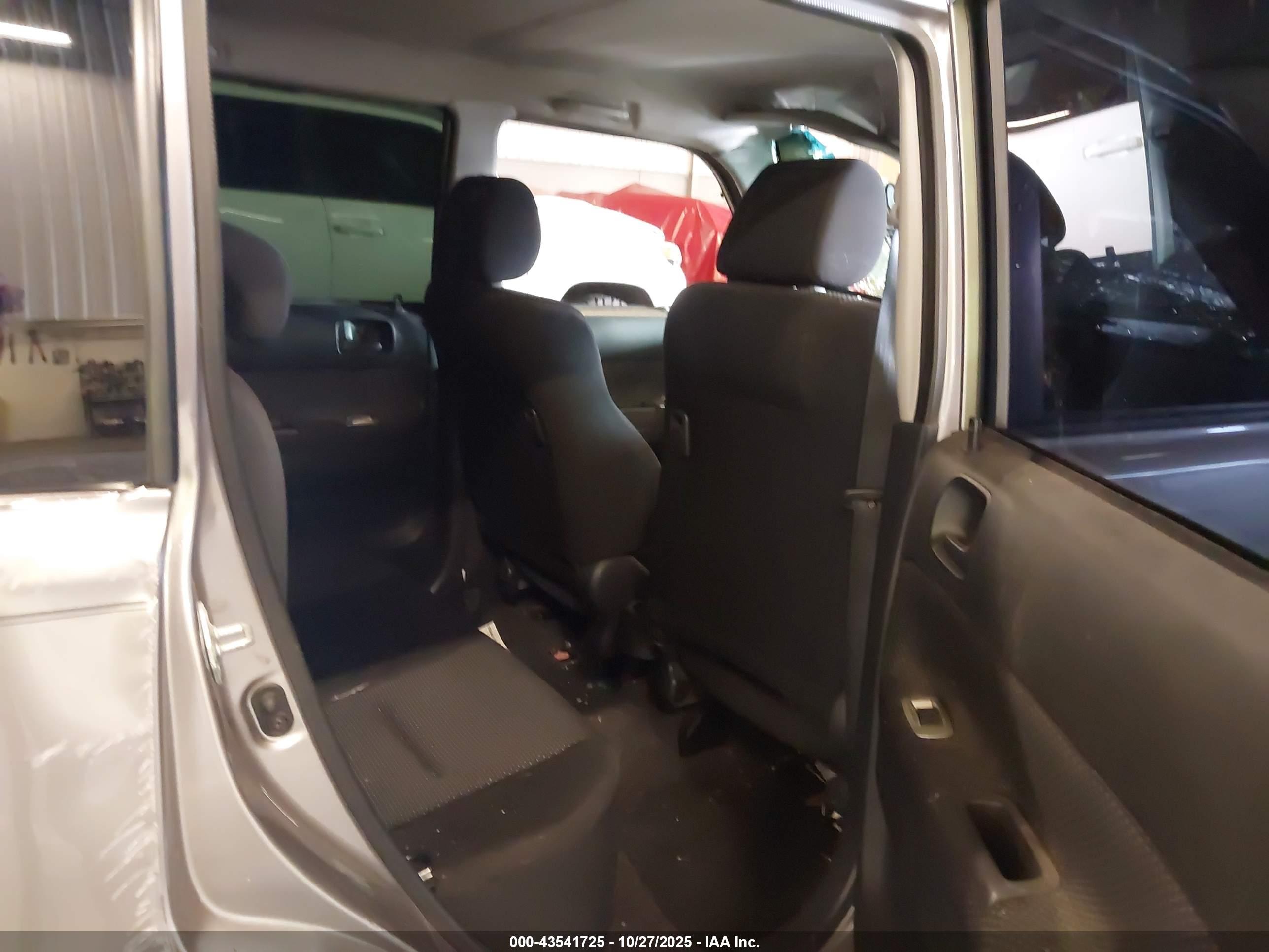 SCION XB image 8